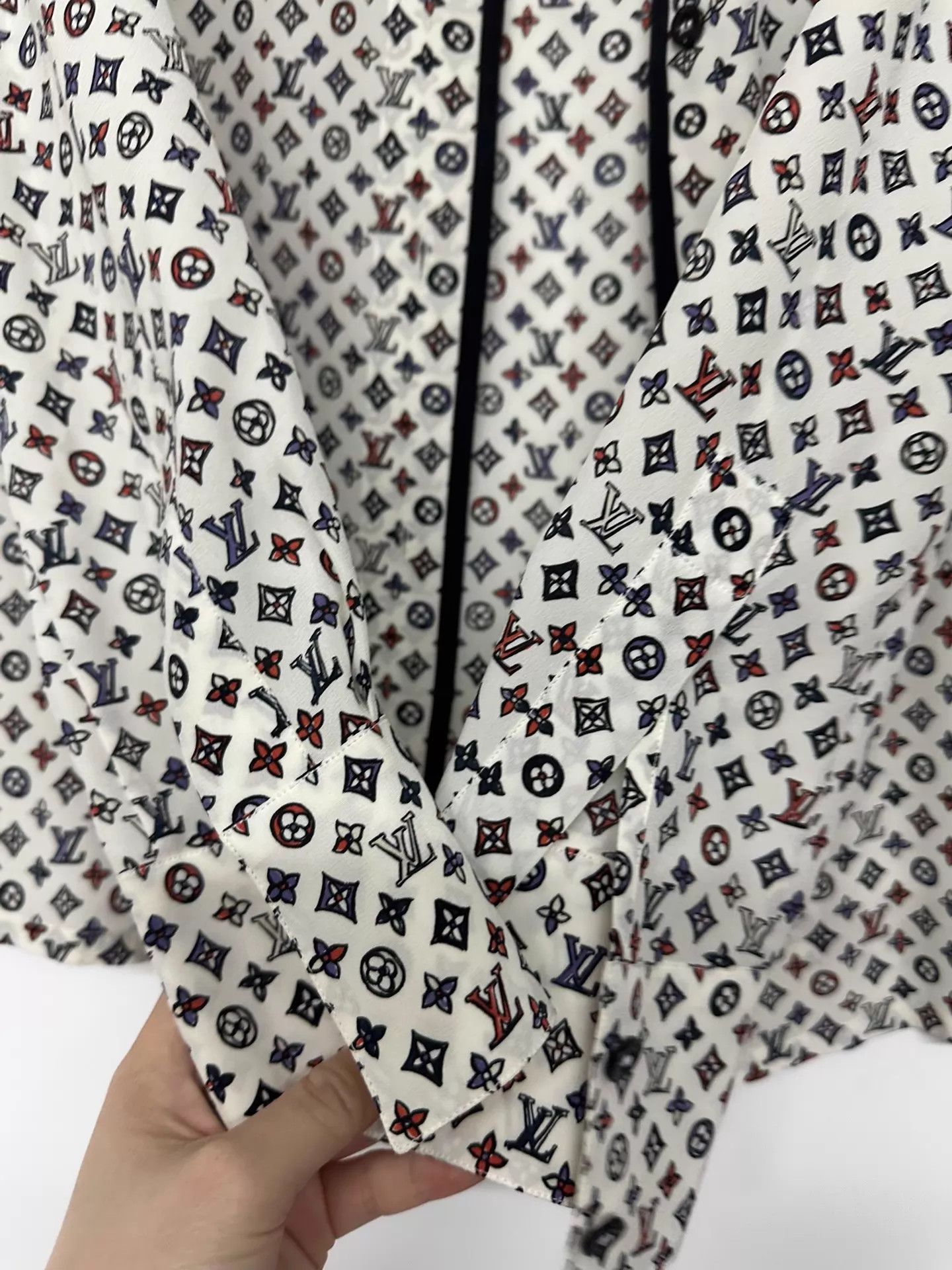 Louis Vuitton LV many shirt size 36 37/90/63/61 Size XS / US 0-2 / IT 36-38 - 7 Thumbnail