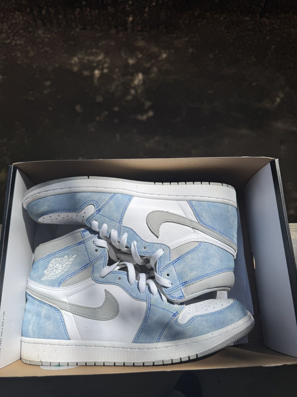 Nike JORDAN 1 HYPER ROYAL MEN SIZE 10.5 Size US 10.5 / EU 43-44 - 2 Thumbnail