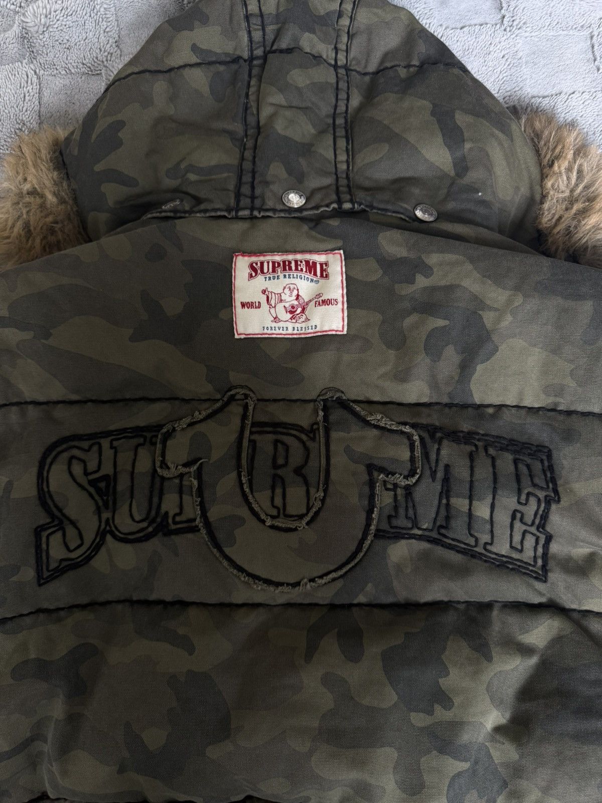 Supreme Supreme true religion aw2025 fur hood puffer jacket camo Size US L / EU 52-54 / 3 - 9 Thumbnail