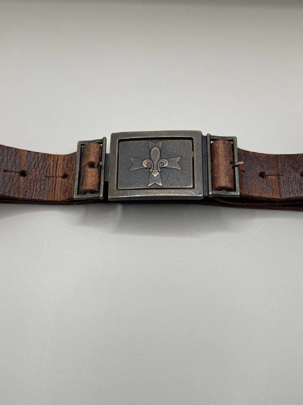 Vintage Vintage Distressed Leather Belt - Fleur-de-lis Plaque Buckle Size ONE SIZE - 2 Thumbnail