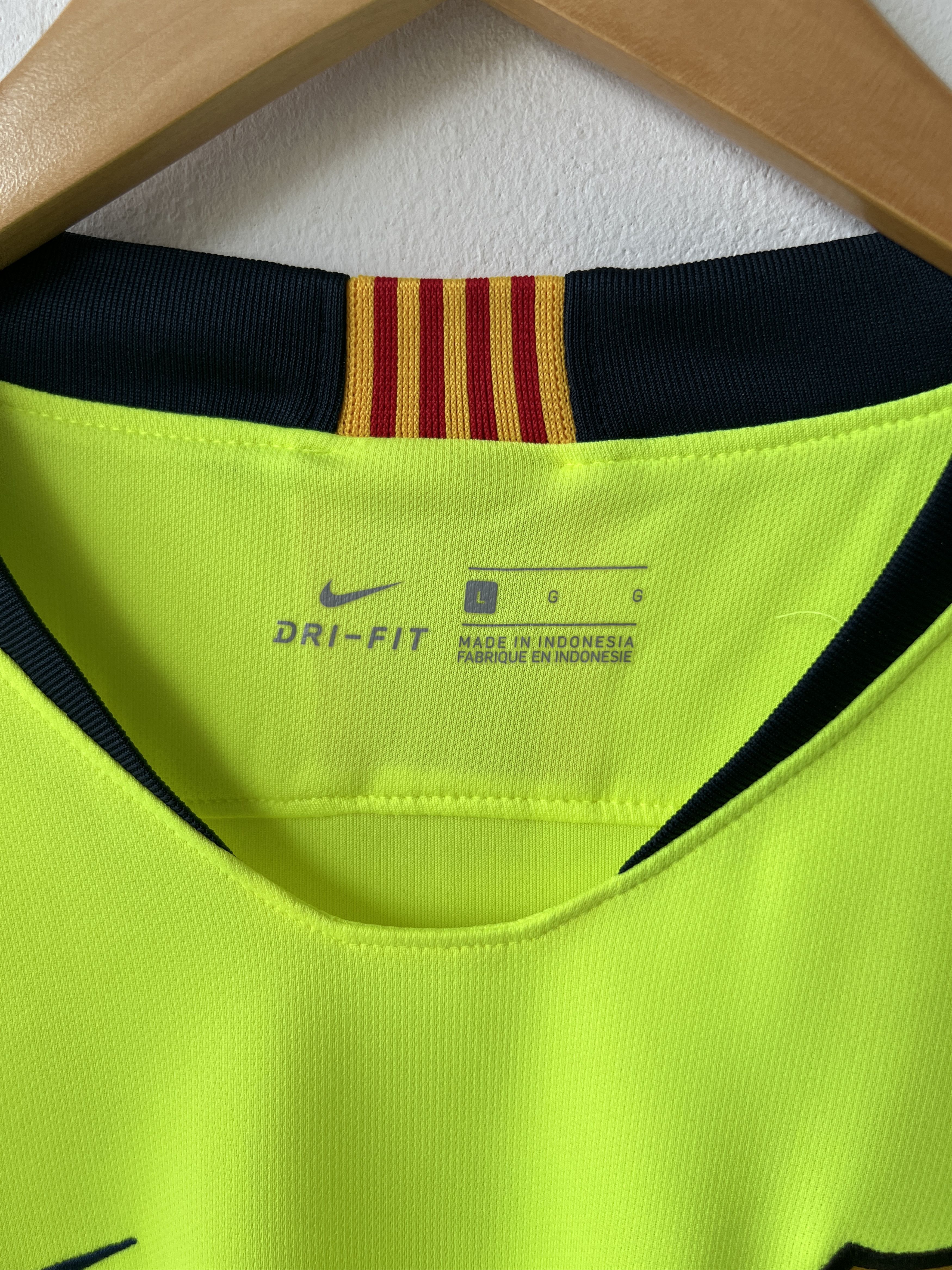 Nike (L) Barcelona 2018-19 Away Kit Messi #10 Size US L / EU 52-54 / 3 - 3 Thumbnail