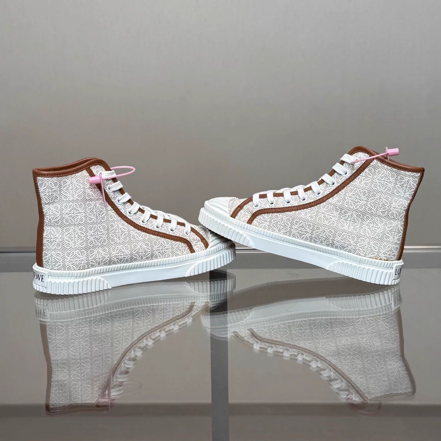 Loewe LOEWE brown canvas sneaker size 37 new DM1633 Size US 6 / IT 36 - 6 Thumbnail