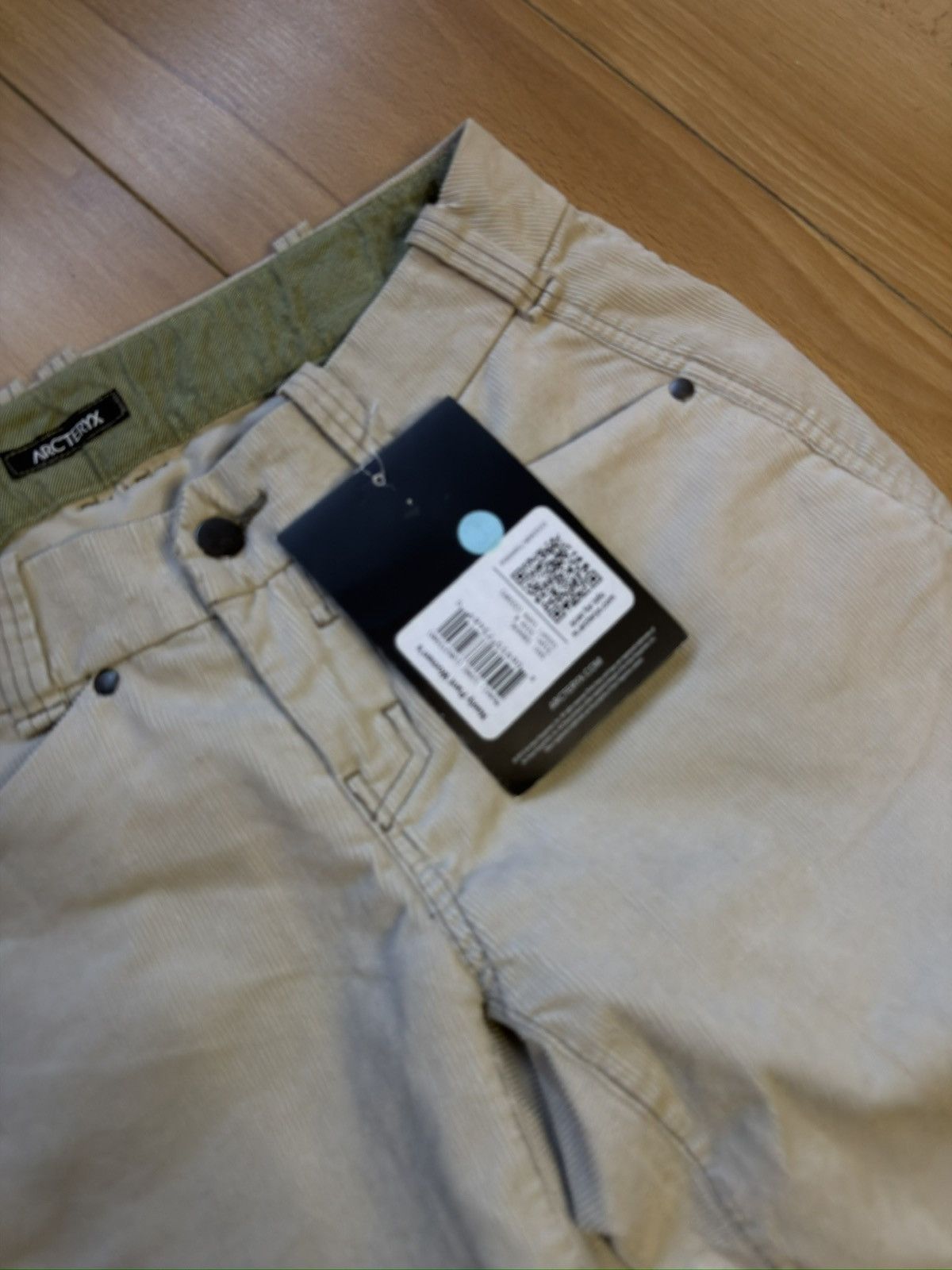 Arc'teryx Arcteryx women’s new beige pants Size 27" / US 4 / IT 40 - 4 Thumbnail