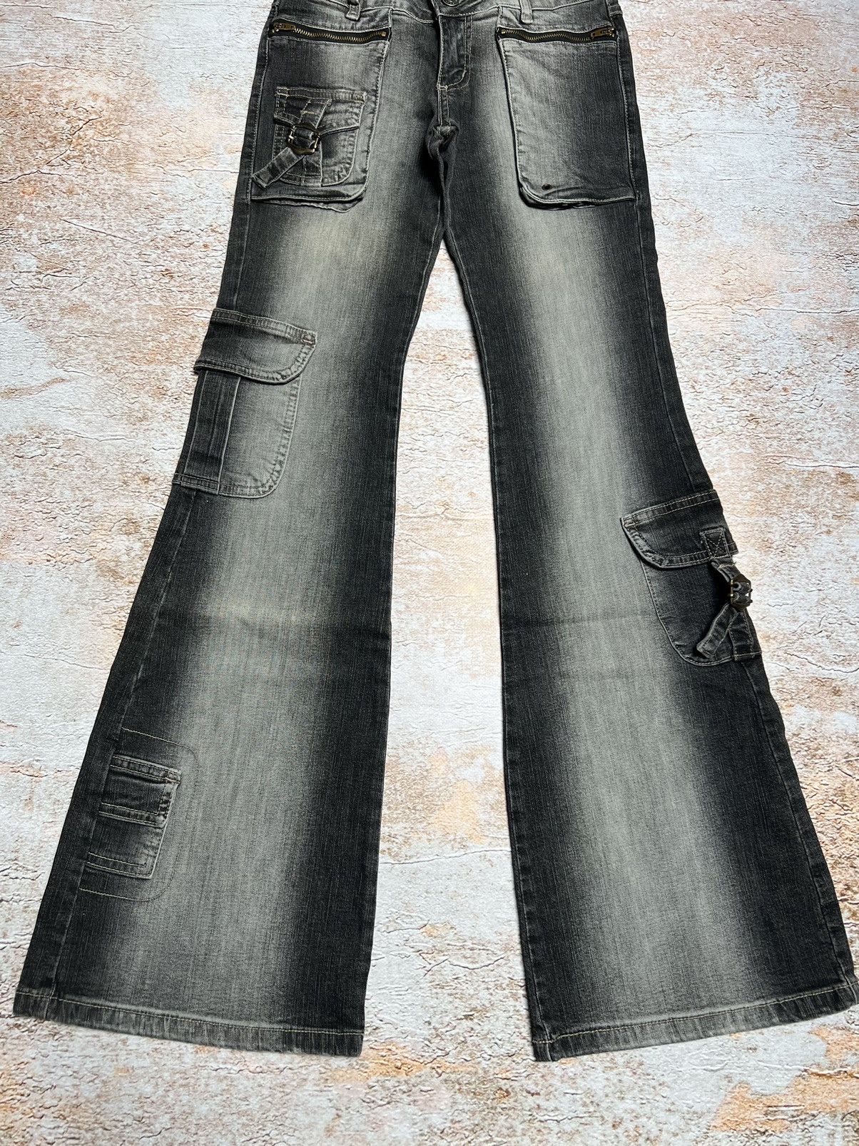 Japanese Brand Vintage Japanese super flare cargo jeans Size 28" / US 6 / IT 42 - 2 Thumbnail