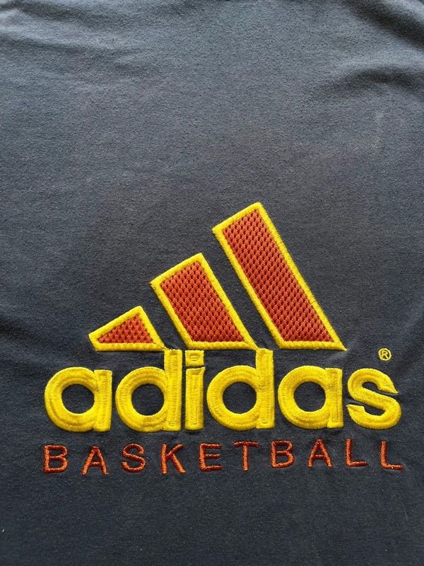 Adidas OG Adidas Basketball Sz L Big Logo T-Shirt Vintage 90s Rare Size US L / EU 52-54 / 3 - 5 Thumbnail