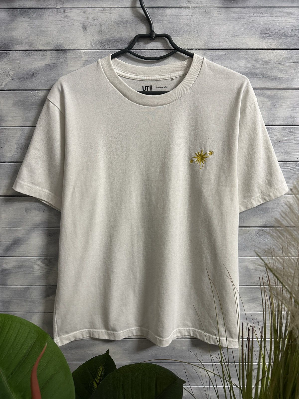 Uniqlo Rare T-Shirt Yusuke Harai x Uniqlo Japan Style Size XL. Size US XL / EU 56 / 4 - 2 Thumbnail