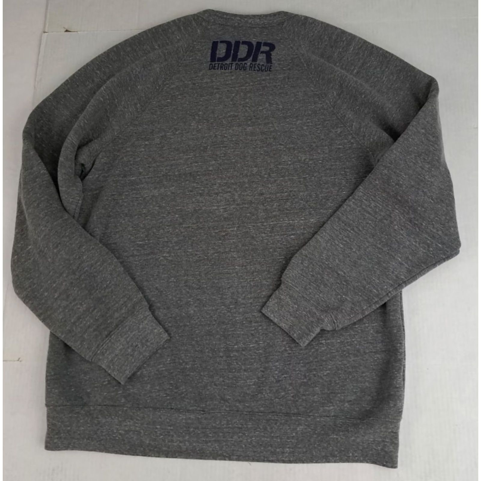 Vintage VINTAGE Detroit Dog Rescue DDR Large Grey Printed Sweatshirt Shirt Unisex Adults L Gray Dog Pullover Crew Neck Long Sleeve 26in long 23in pit to pit Size US L / EU 52-54 / 3 - 5 Thumbnail