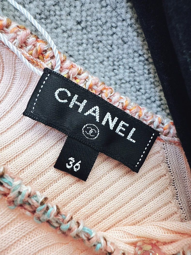Chanel Chanel Orange pink hollow bean rolled edge knitted short s Size XS / US 0-2 / IT 36-38 - 2 Thumbnail