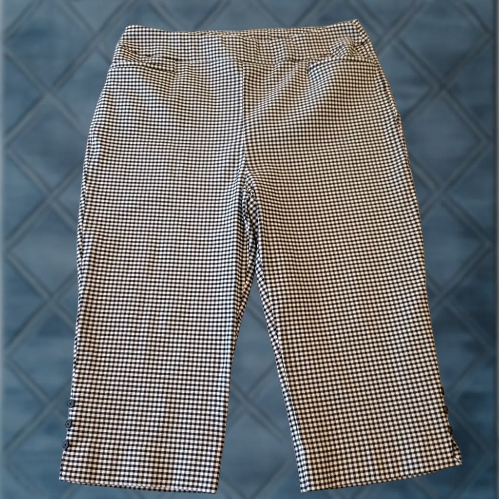 Vintage Chico'S Pants Womens 14 Black Capri Size Plaid Pull Button Accent Pockets Size 36" / US 14 / IT 50 - 1 Thumbnail