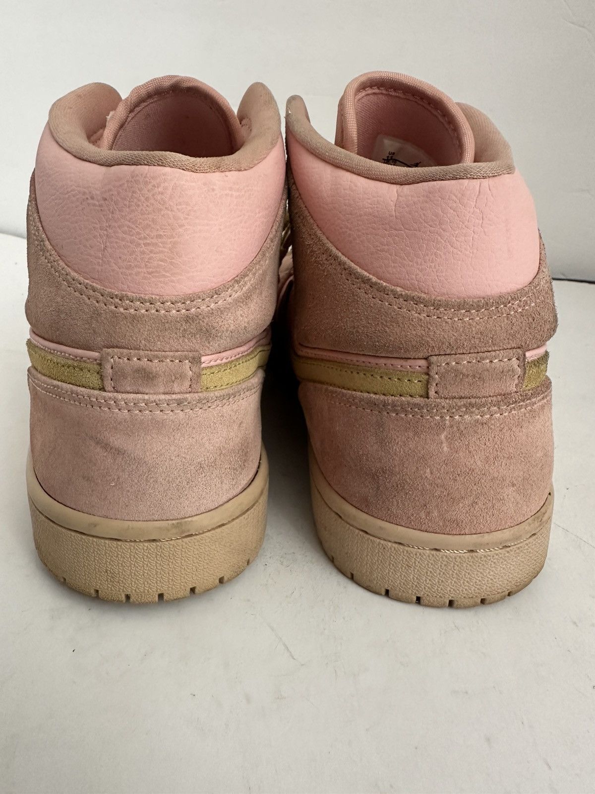 Nike Nike Air Jordan 1 Mid 'Coral Gold' 852542-600 Size US 11 / EU 44 - 8 Thumbnail