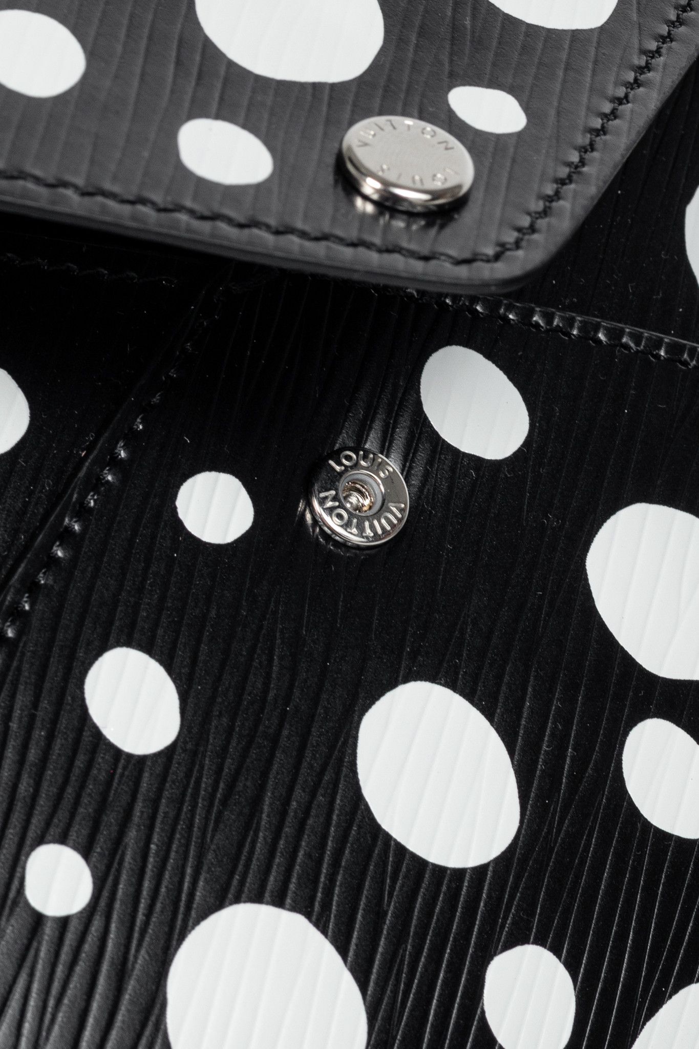 Louis Vuitton × Yayoi Kusama Louis Vuitton x Yayoi Kusama Kirigami Epi Dotted Pochette Size ONE SIZE - 7 Thumbnail