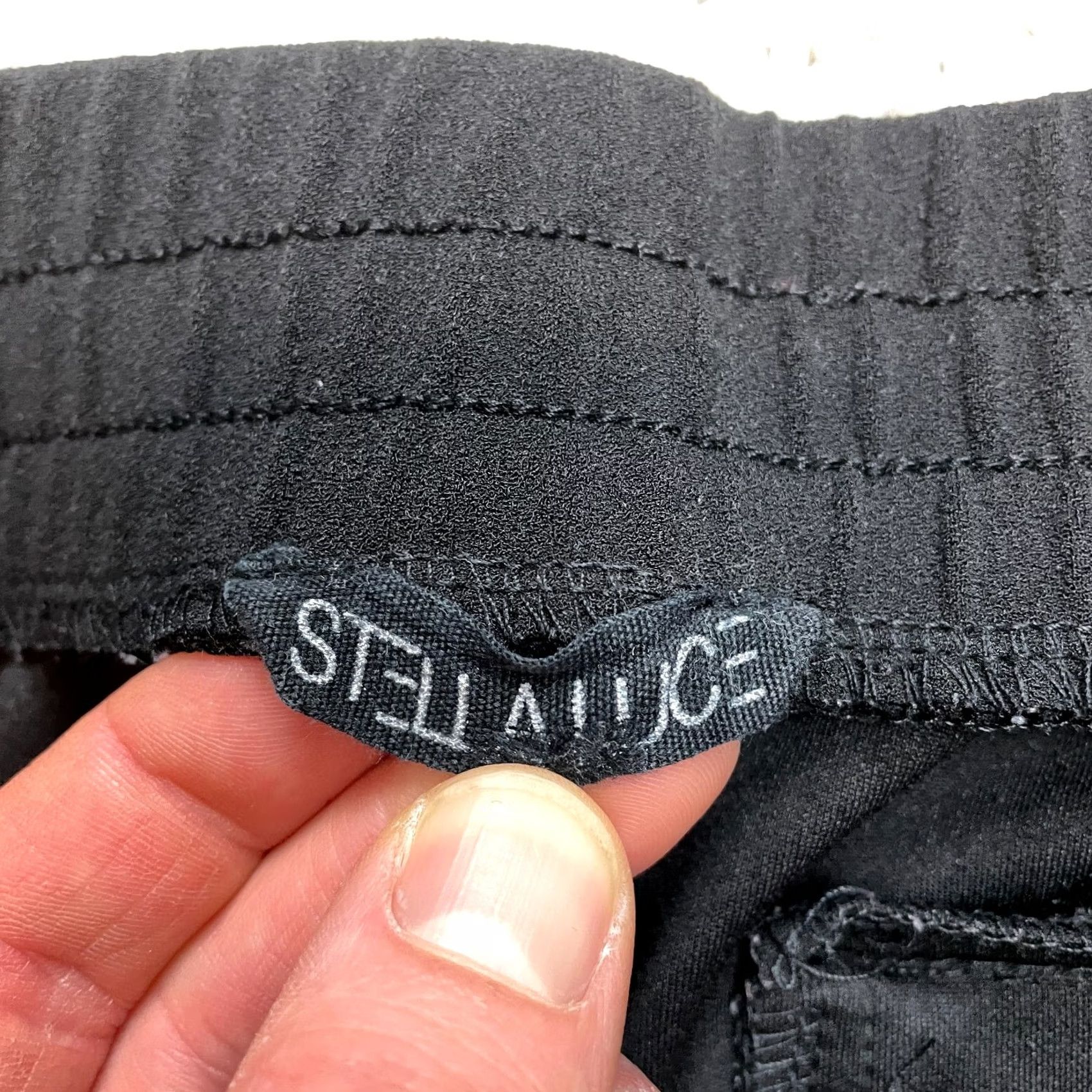 Vintage VINTAGE? No, Stella Luce Cropped Pants Womens XL Black Stretch Polyester Pockets Size 29" - 7 Thumbnail