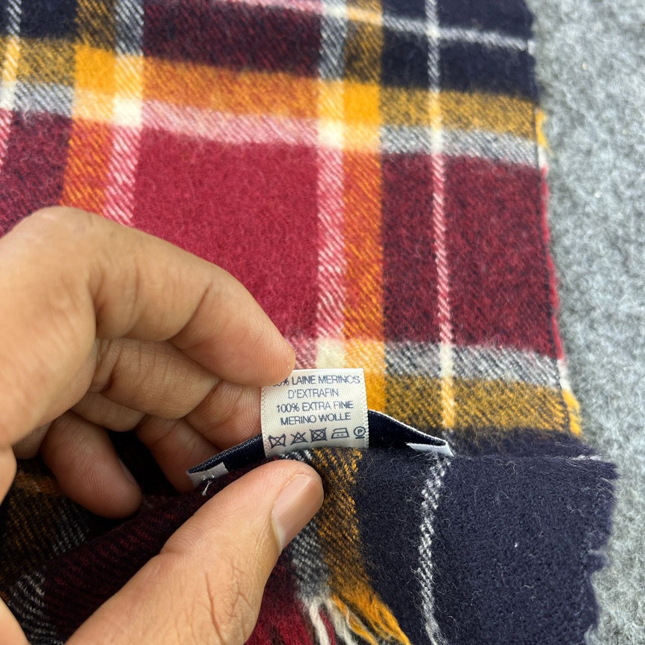 Johnstons Of Elgin × Vintage Johnstons Of Elgin Scarf / Muffler / Neckwear T591 Size ONE SIZE - 6 Thumbnail