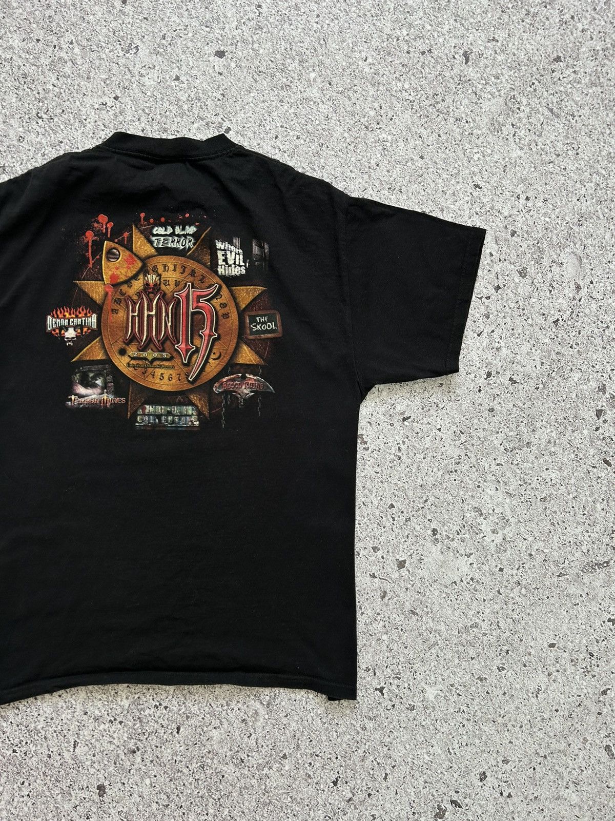 Universal Studios × Vintage Vintage 2005 Universal Studios I Survived Horror T-Shirt Size US L / EU 52-54 / 3 - 8 Thumbnail