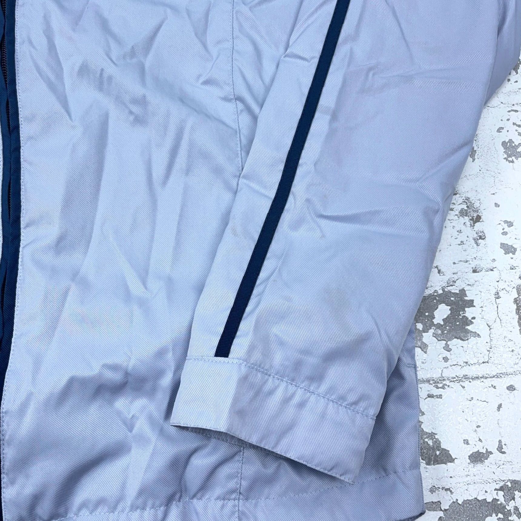 Nike VINTAGE Nike Jacket Women M Blue Windbreaker Coat Track Suit Y2K Size M / US 6-8 / IT 42-44 - 4 Thumbnail