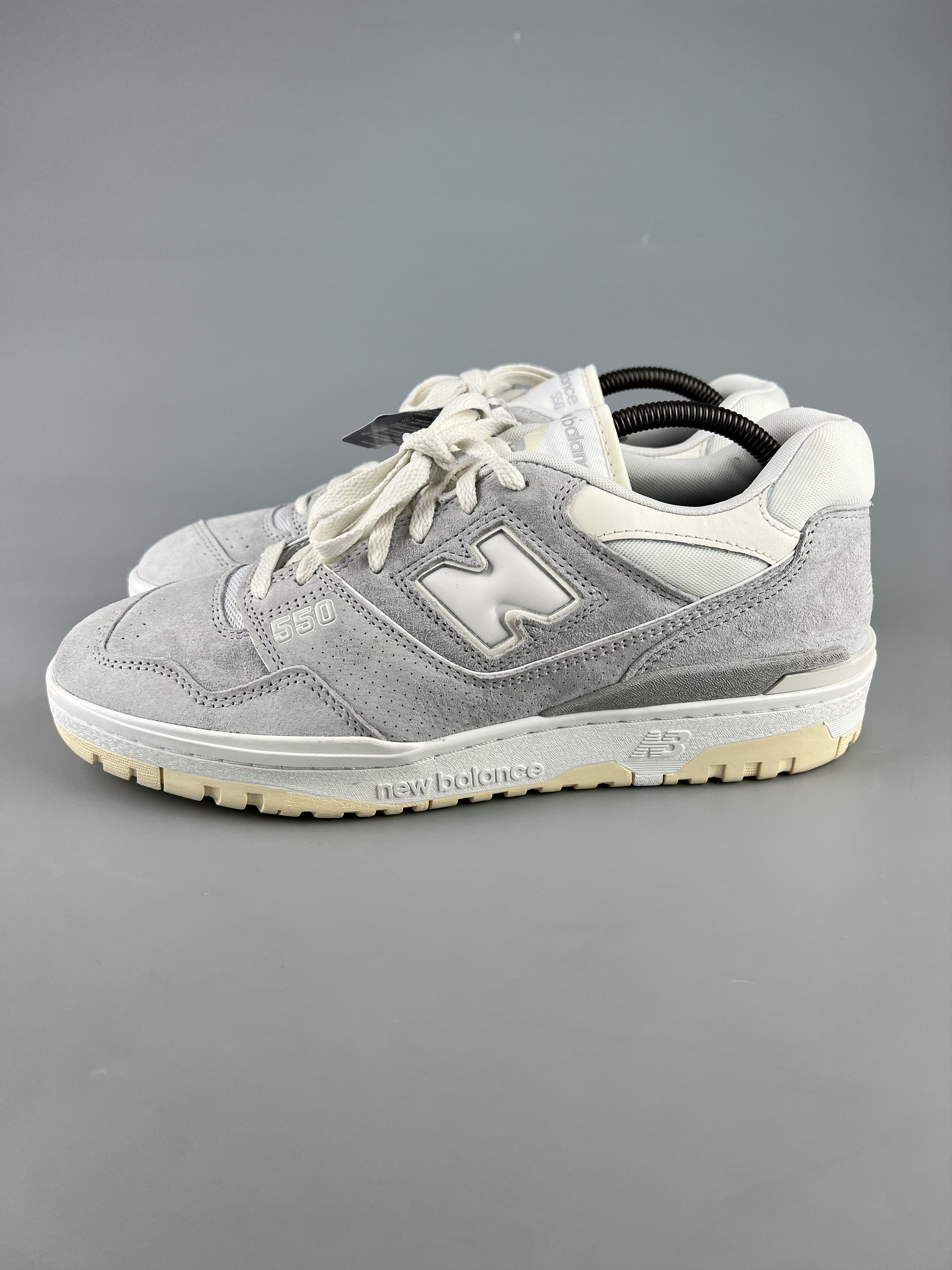 New Balance New Balance 550 Men's Gray White Suede Sneakers Size US11 Size US 11 / EU 44 - 2 Thumbnail