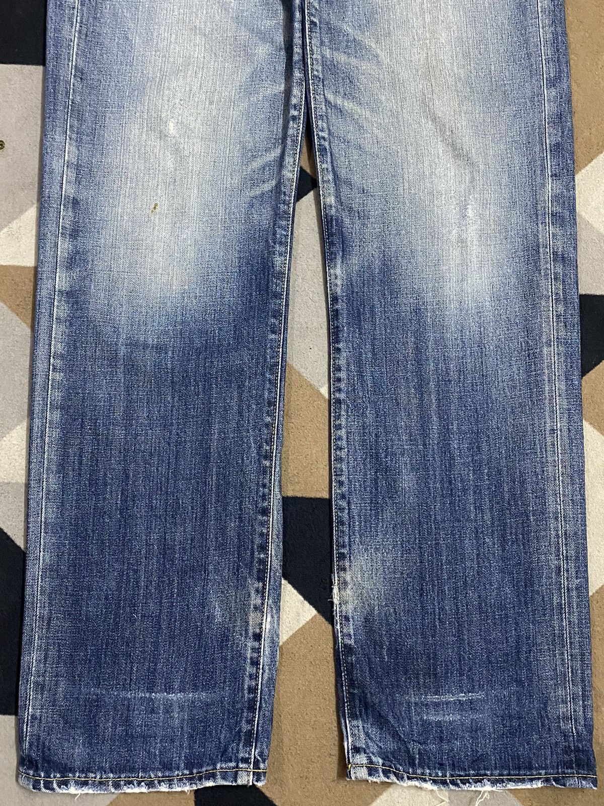 Uniqlo Vintage Japanese Brands Faded Wash Distressed Loose Jeans Size US 34 / EU 50 - 5 Thumbnail