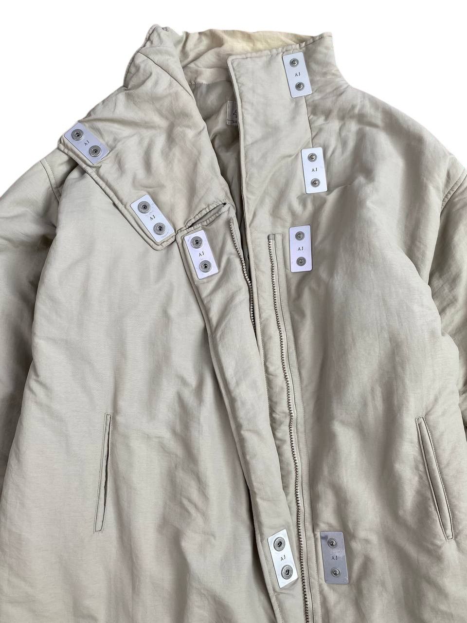 Emporio Armani 1990’s Armani Metallic Closures Quilted Beige Long Coat Size US L / EU 52-54 / 3 - 9 Thumbnail