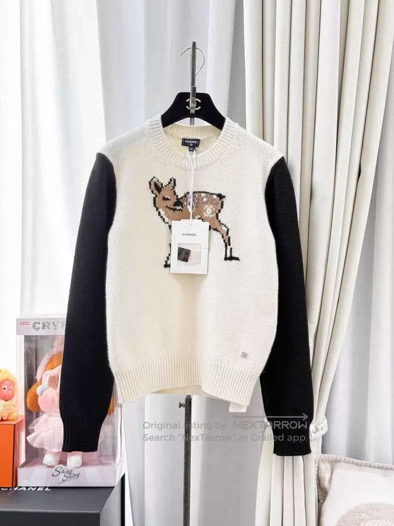 Chanel Chanel Pin black long-sleeved deer pattern long-sleeved kn Size XS / US 0-2 / IT 36-38 - 1 Thumbnail