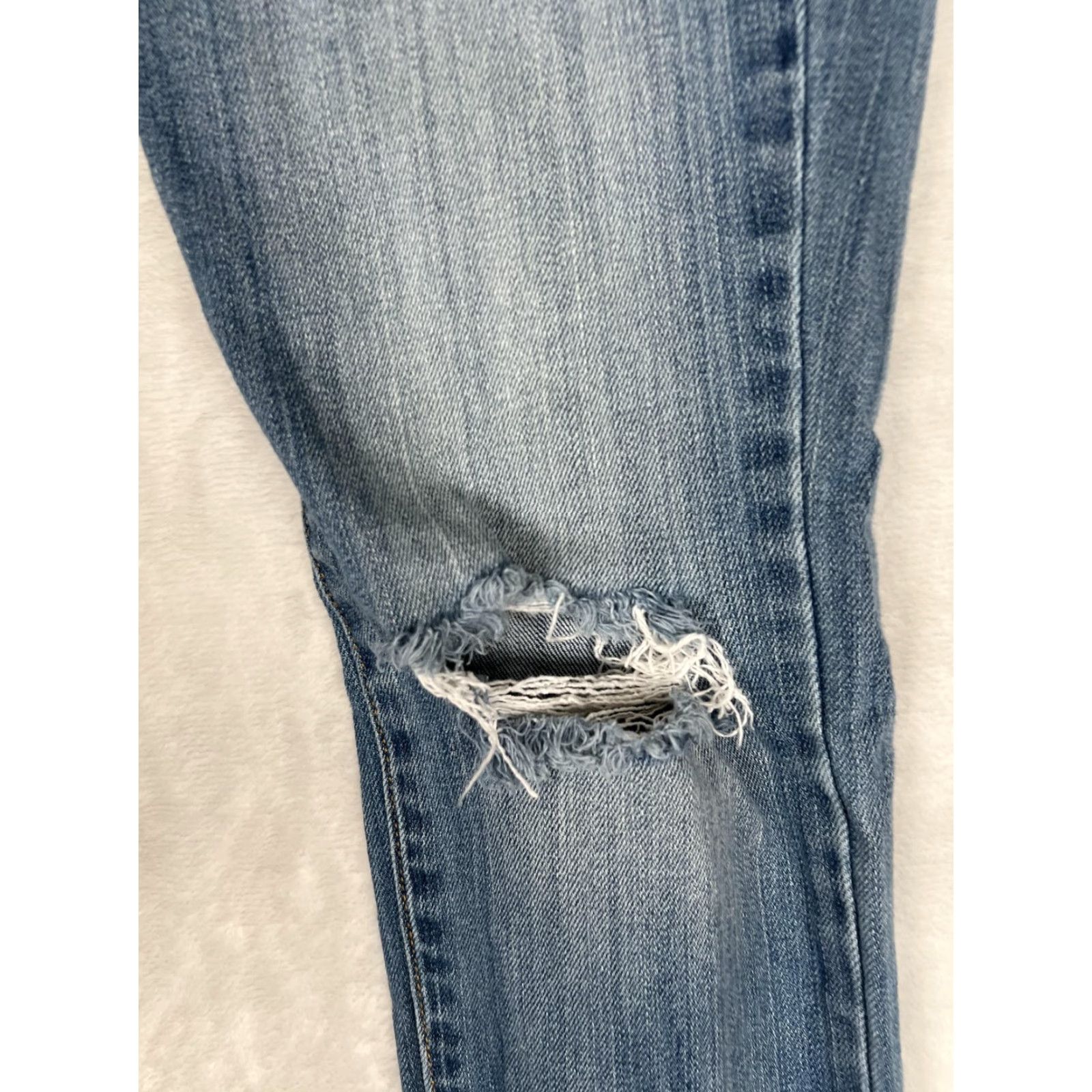 American Eagle Outfitters American Eagle Jeans Women's 6 Medium Wash Low Rise Skinny Distressed Stretch Size 28" / US 6 / IT 42 - 2 Thumbnail