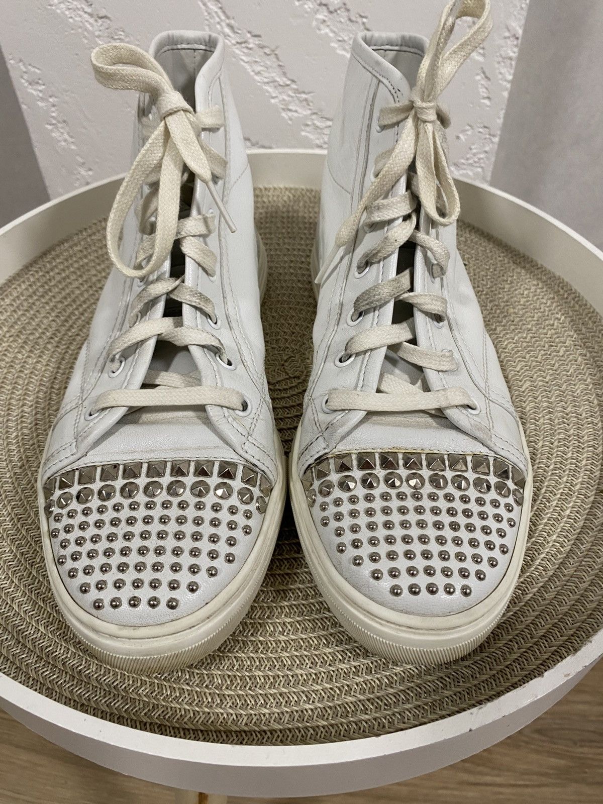 Gucci Gucci Metal Spikes White Leather Hi-top Sneakers Size: 37 Size US 7 / IT 37 - 5 Thumbnail