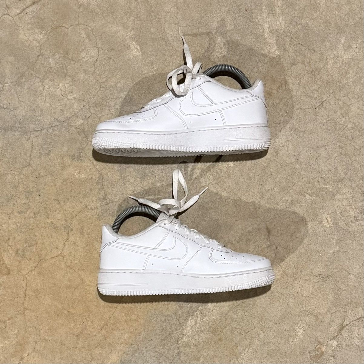 Nike Nike Air Force 1 Low Triple White US 6 2018 Size US 6 / EU 39 - 4 Thumbnail