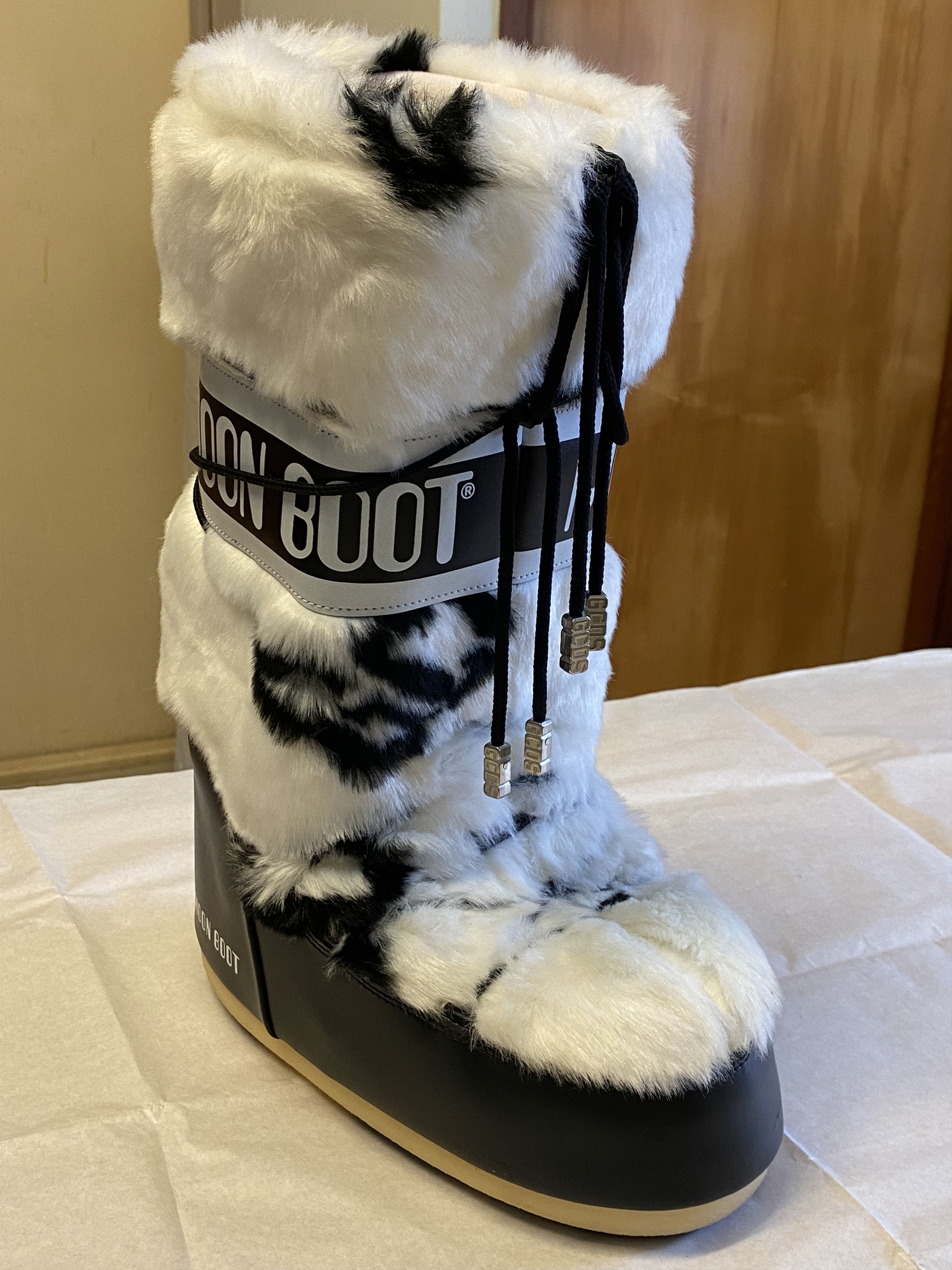 GCDS GCDS Faux-fur Moon Boots Size US 9.5 / EU 42-43 - 2 Thumbnail