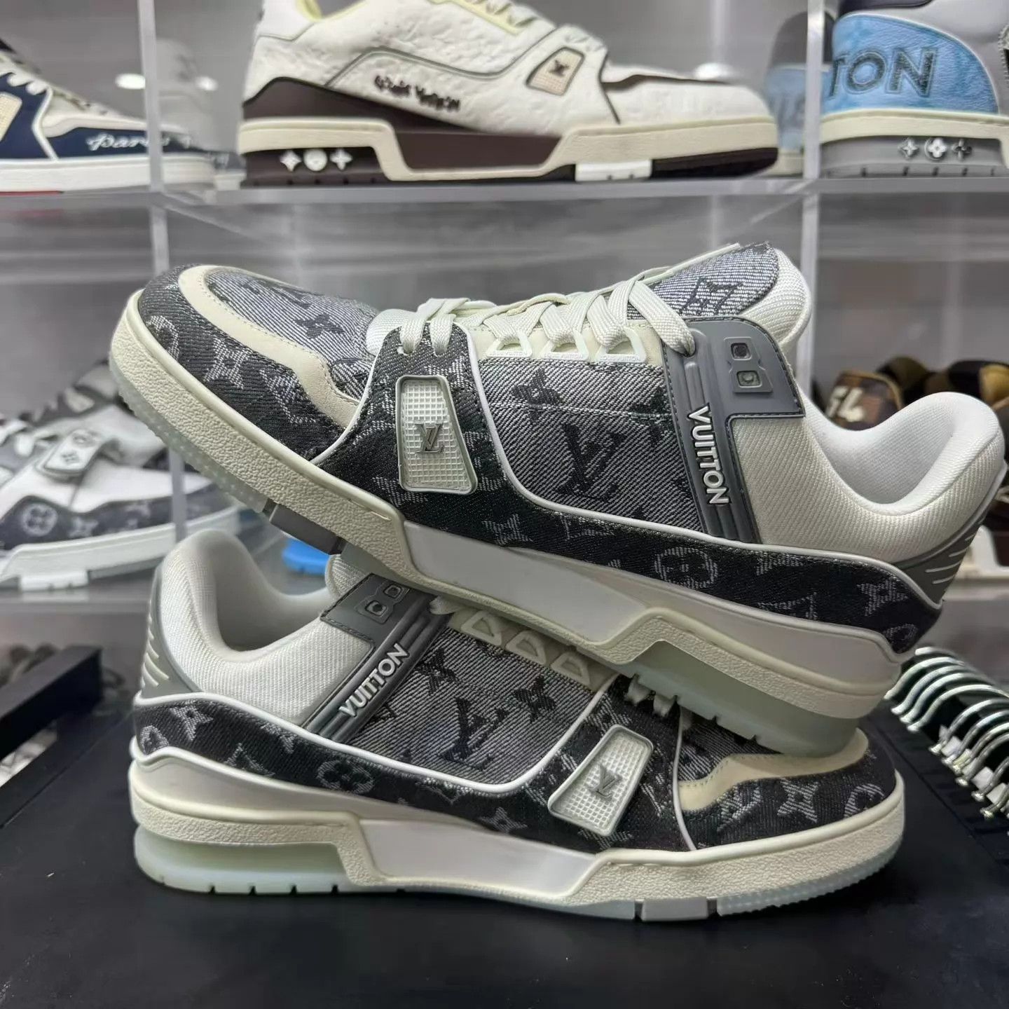Louis Vuitton Lv Trainer Gray & White Denim 41.5 Near Mint Size US 8.5 / EU 41-42 - 3 Thumbnail