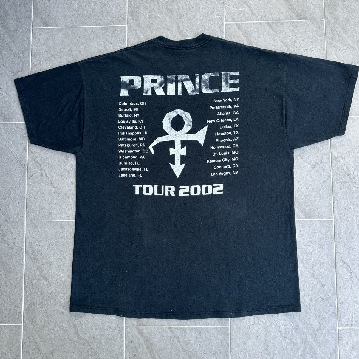 Band Tees × Prince × Vintage Vintage 2002 Prince Tour Big Head Rare Tee Shirt Size US XXL / EU 58 / 5 - 7 Thumbnail
