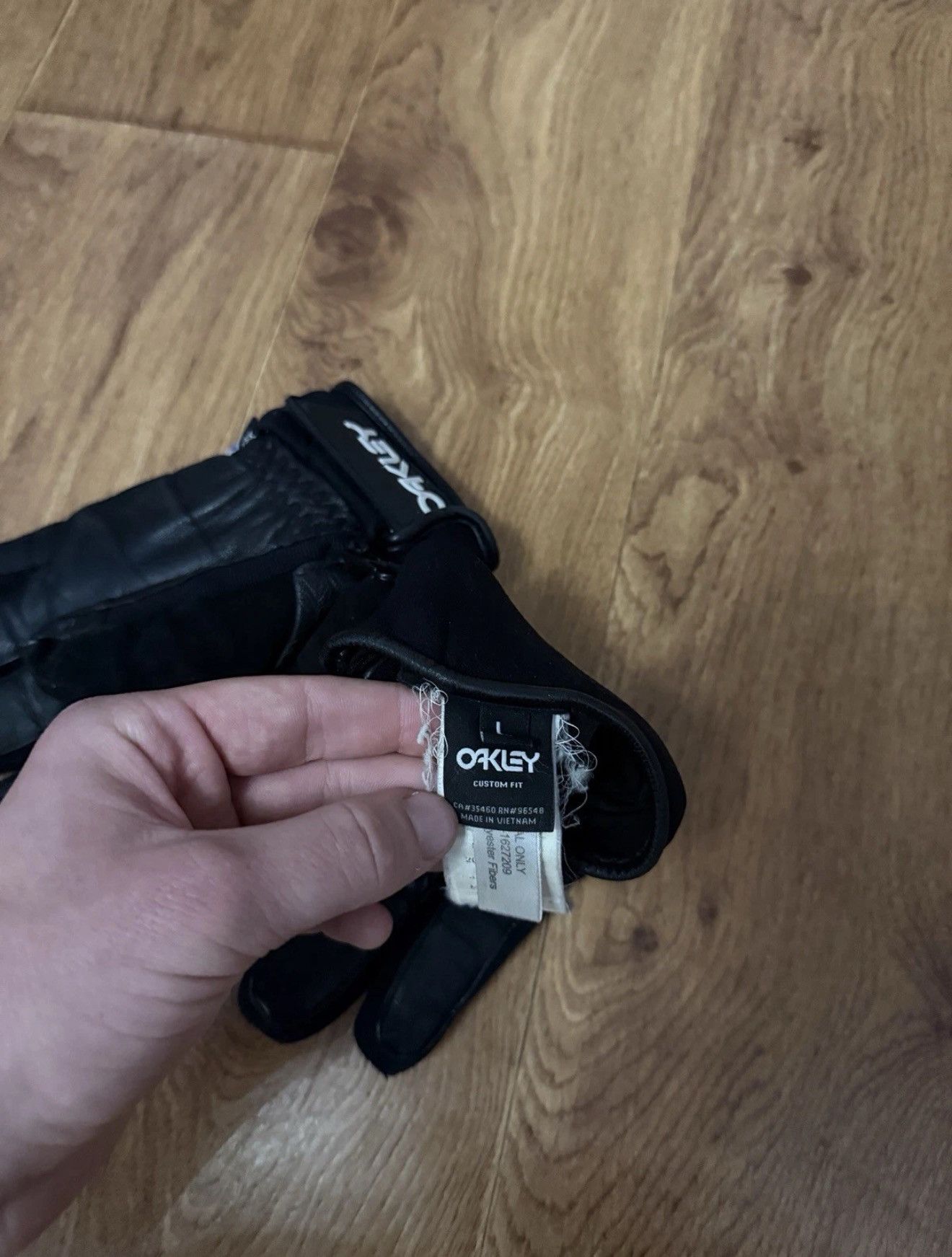 Oakley Oakley Ski Gloves Motorcycle Huge Logo FN Dry Sz L Size ONE SIZE - 9 Thumbnail