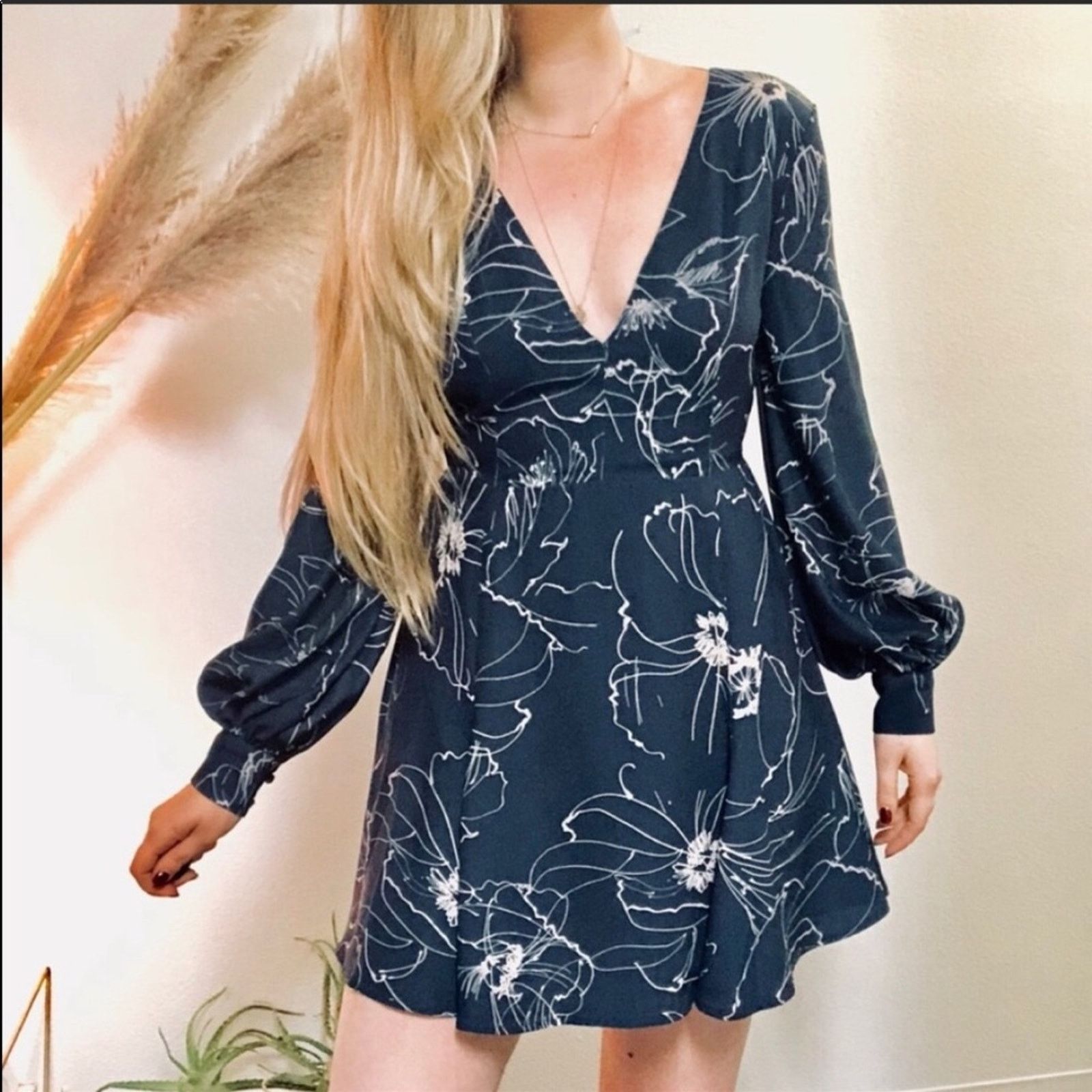 Nordstrom KEEPSAKE Navy Blue Cream Printed Long Open Back Mini Dress L Size L / US 10 / IT 46 - 1 Thumbnail