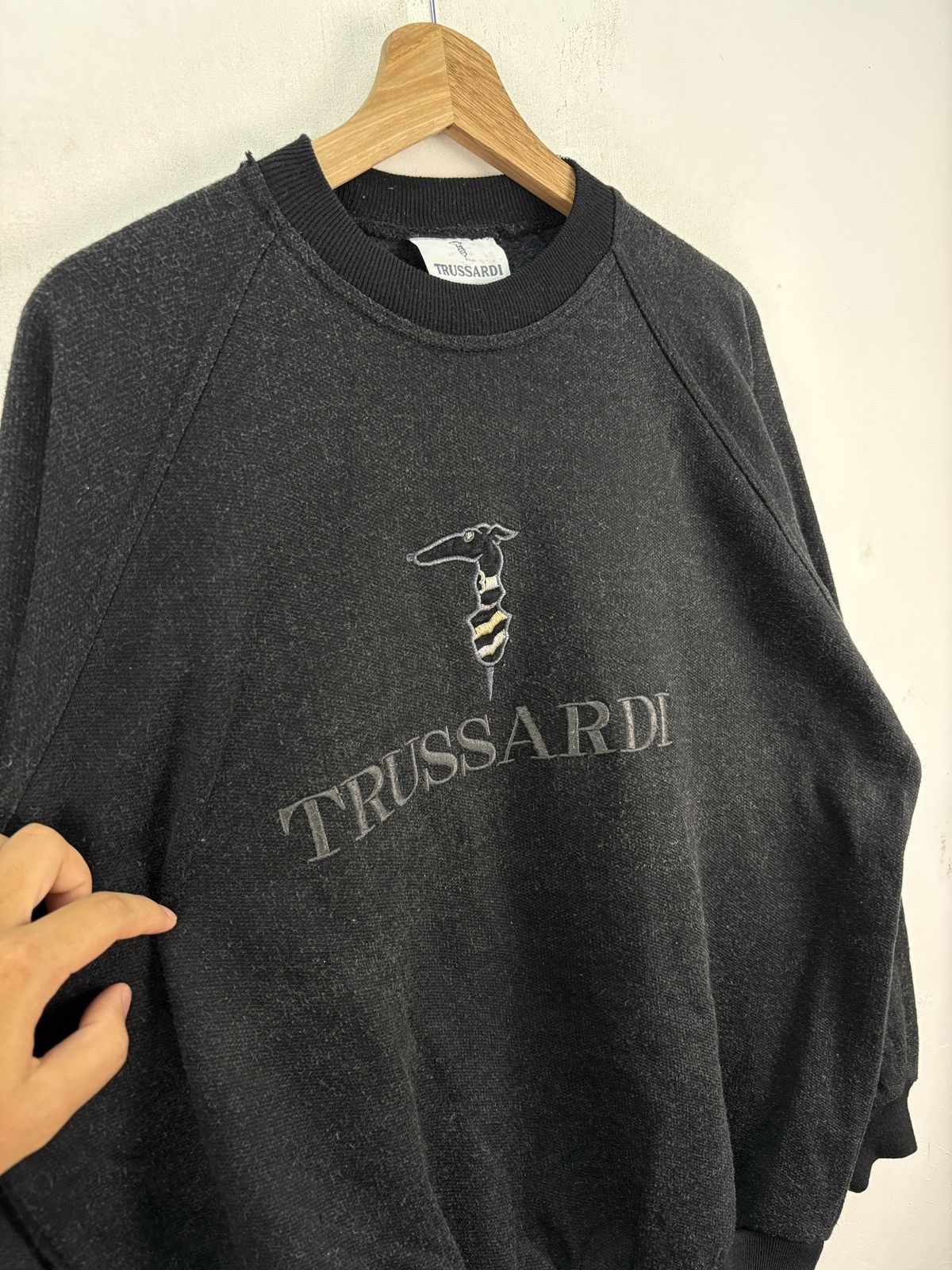 Trussardi Vintage Trussardi Embroidered Design Sweatshirt Size US L / EU 52-54 / 3 - 1 Thumbnail