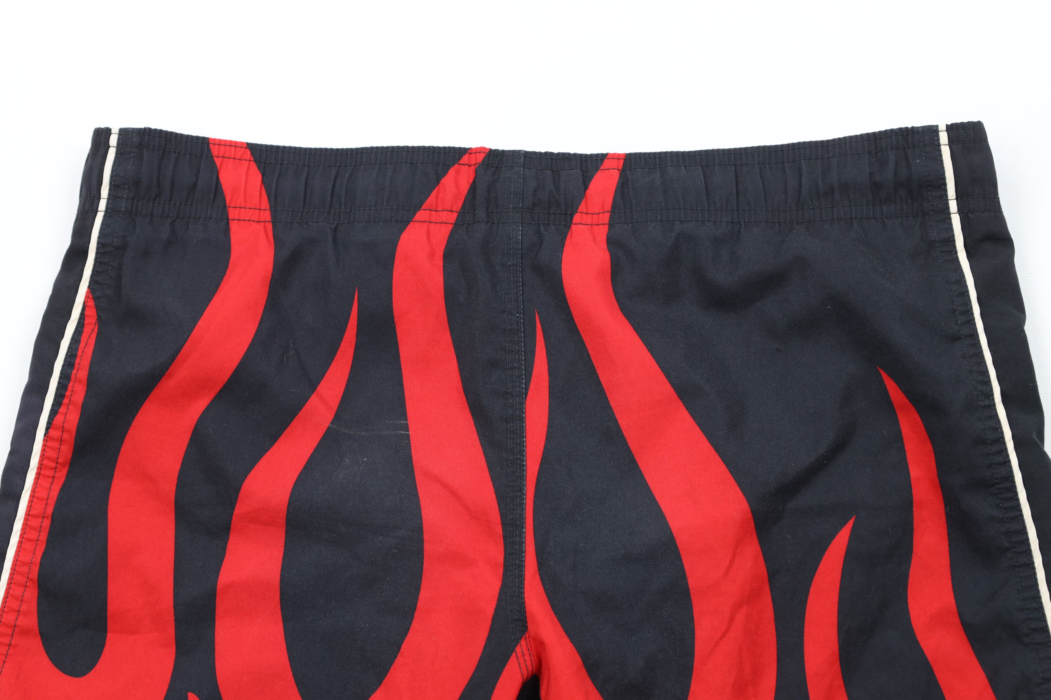 Vintage Vintage Nike Scott Mini Swoosh Fire Flames Lined Shorts Size US 30 / EU 46 - 12 Thumbnail