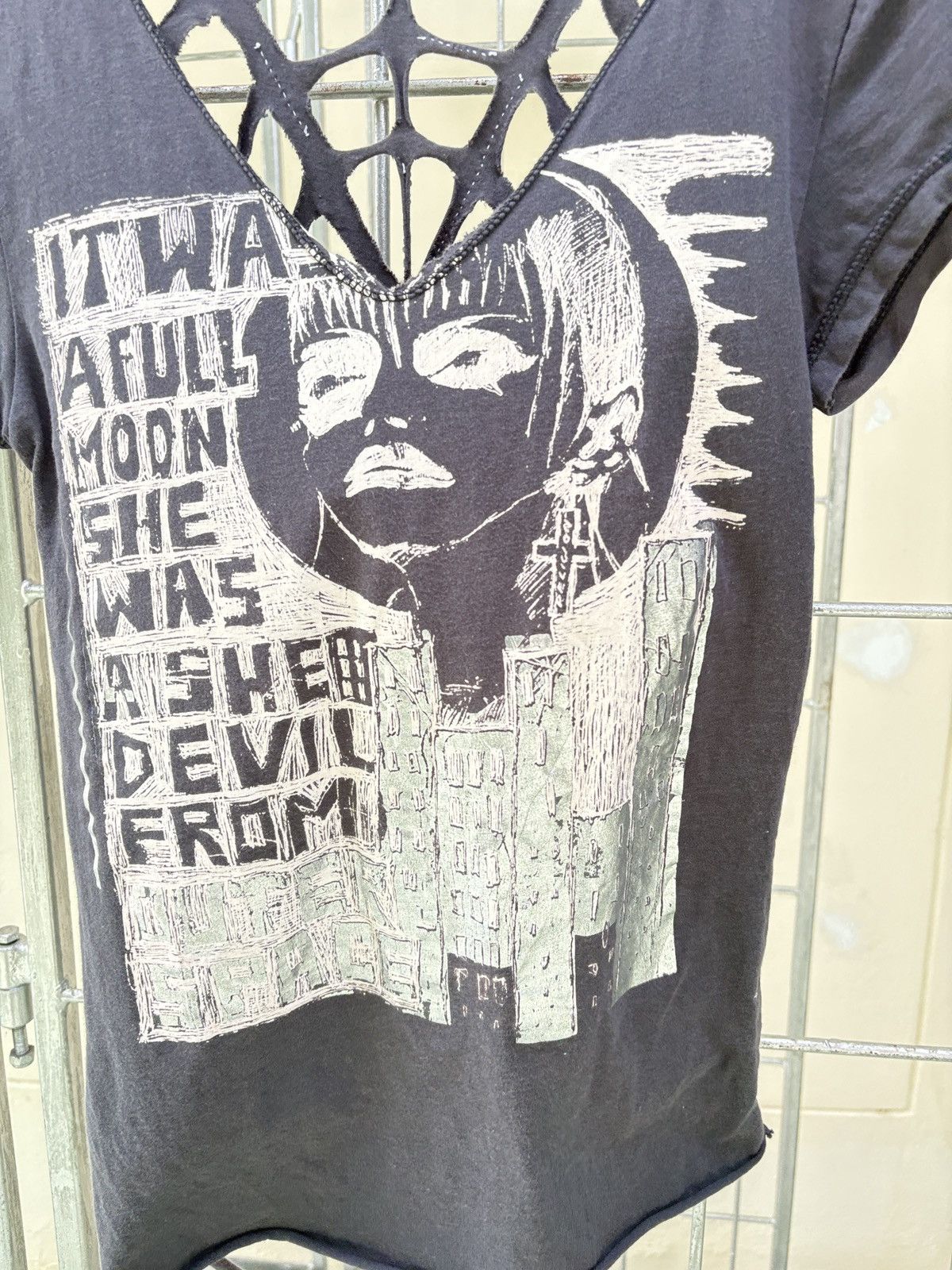 Japanese Brand RELIGION back spiderweb cutout grey tee Size S / US 4 / IT 40 - 3 Thumbnail