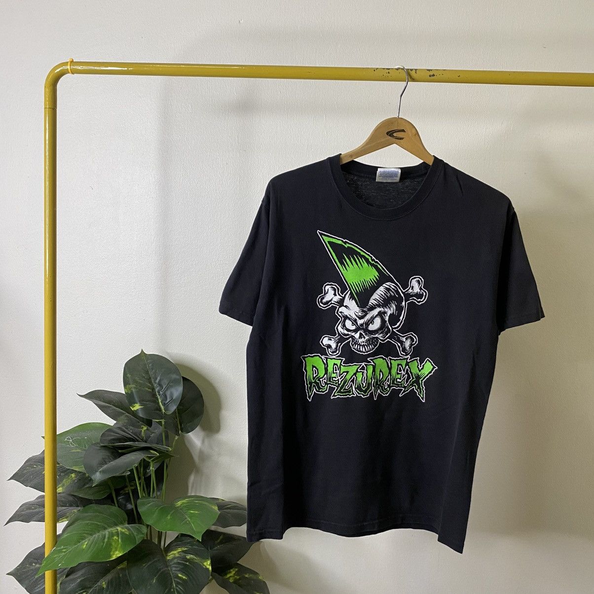 Band Tees Y2K Punk Rock Band Rezurex Daniel De Leon T Shirt Size US M / EU 48-50 / 2 - 1 Thumbnail