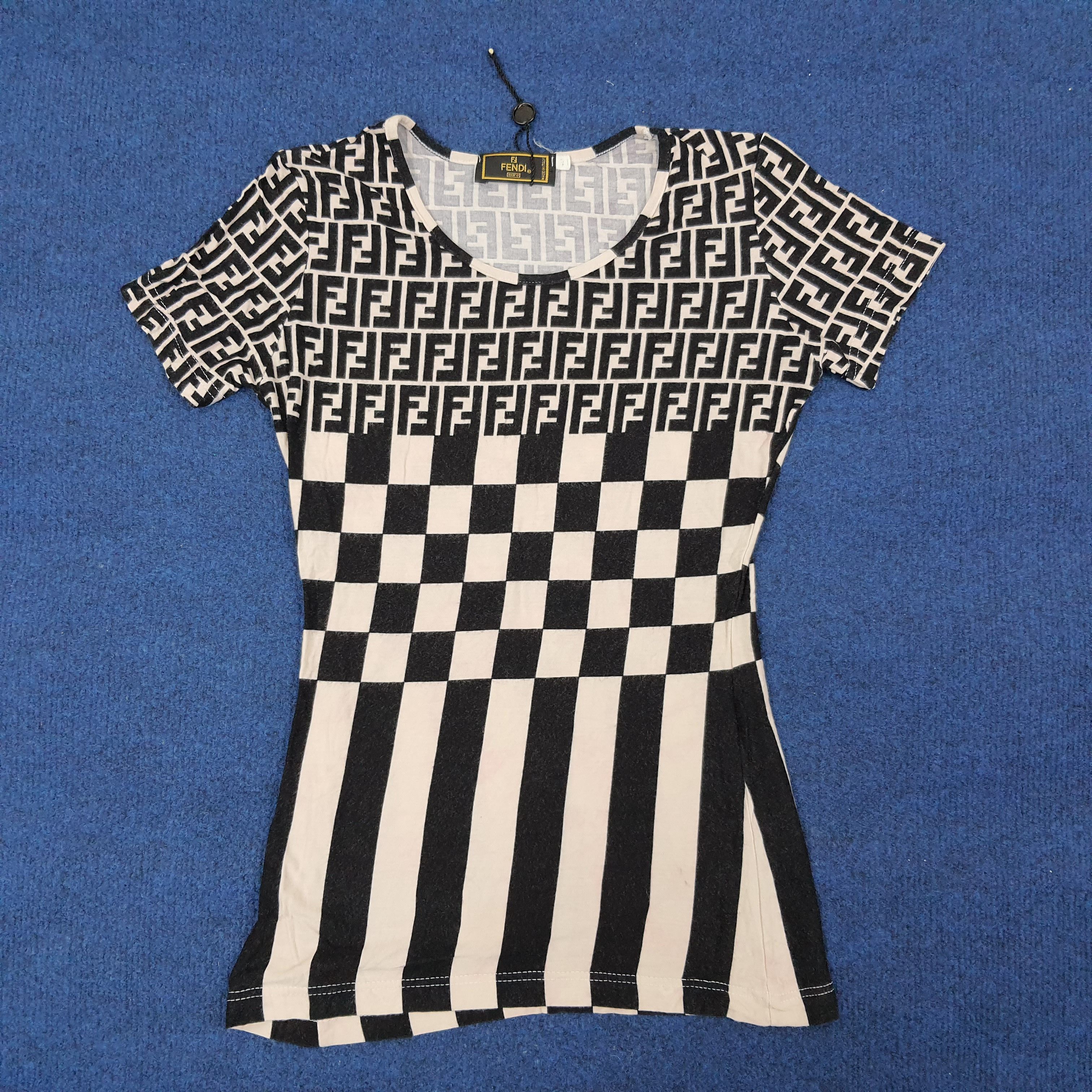 Fendi Vintage Fendi Mare Luxury Brand Tshirt C239N47 Size XXS / US 00 / IT 34 - 1 Thumbnail