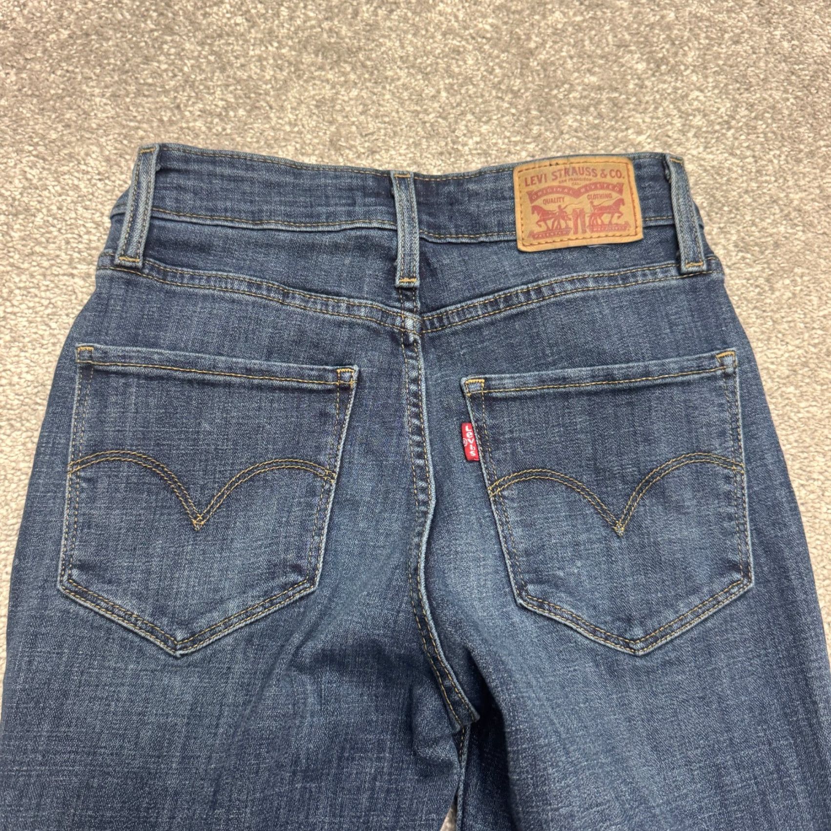 Levi's Levi's 712 High Rise Skinny Jeans Womens 25 Blue Dark Wash Casual Stretch Size 42" / US 20 - 3 Thumbnail