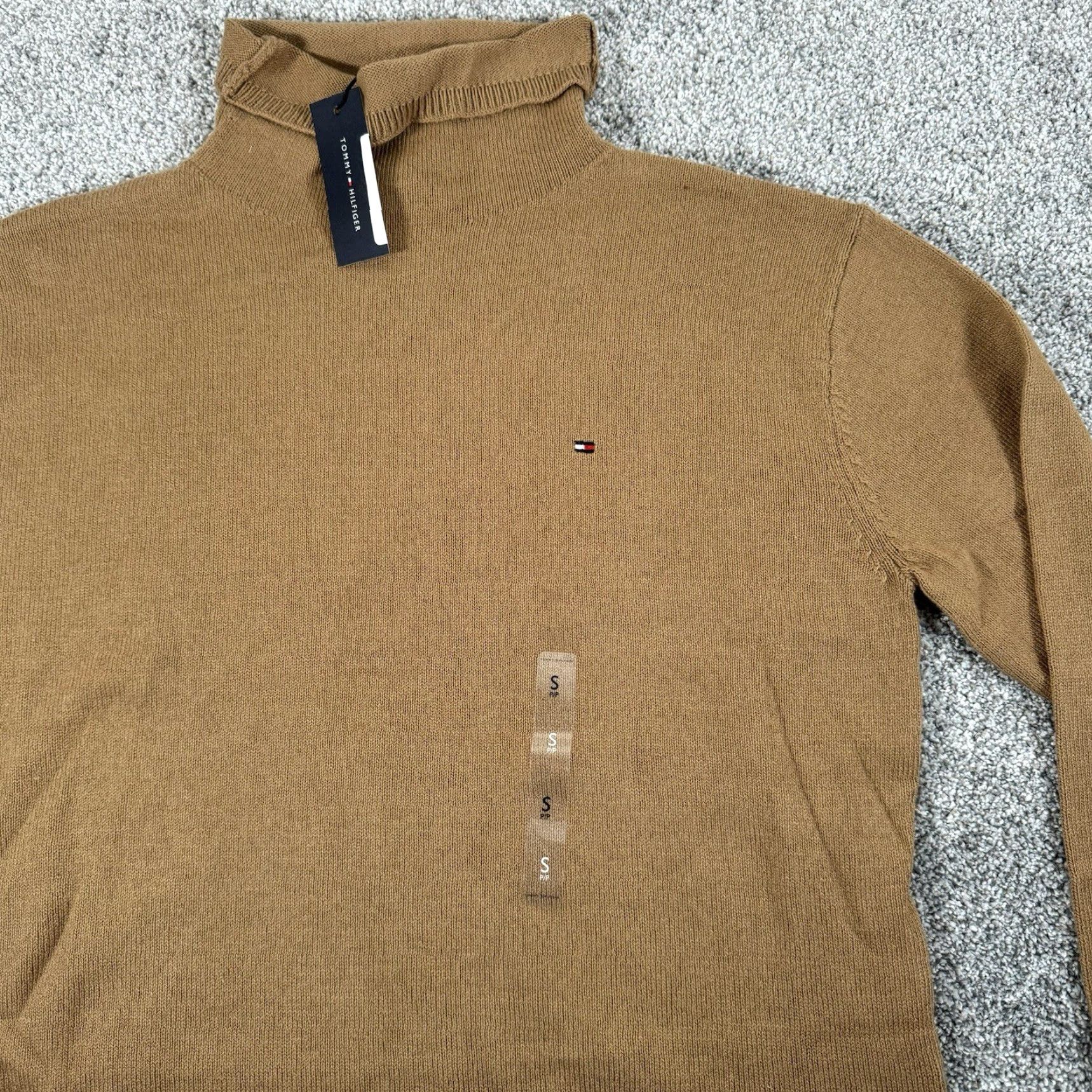 Tommy Hilfiger Tommy Hilfiger Sweater Womens S Relaxed Fit Mockneck Preppy Tan Knit Pullover) Size S / US 4 / IT 40 - 4 Thumbnail