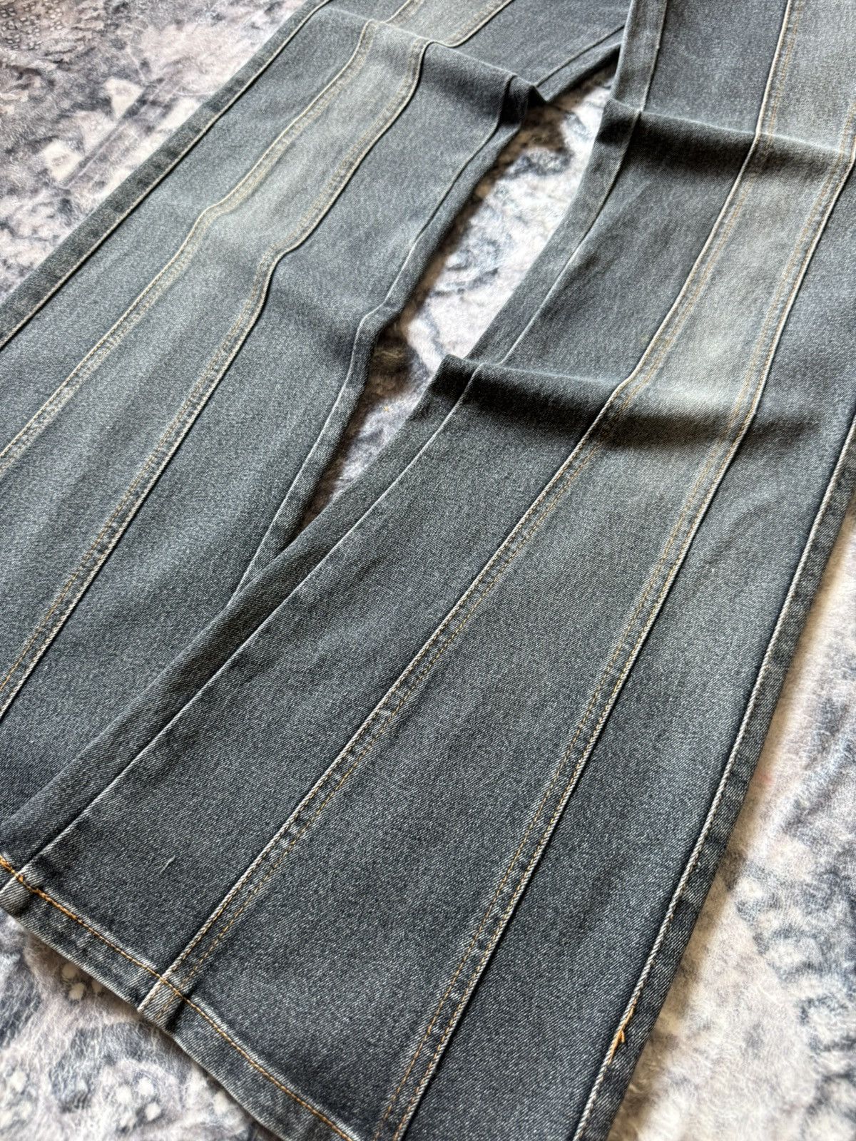 If Six Was Nine Full Heart Japan Tribal Paneled Faded Wash Flared Jeans Size US 27 - 6 Thumbnail