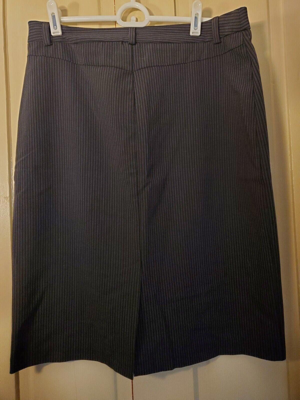 Gap Gap Womens Skirt 10 Black Pinstripe Straight Knee Length Size 32" / US 10 / IT 46 - 4 Thumbnail