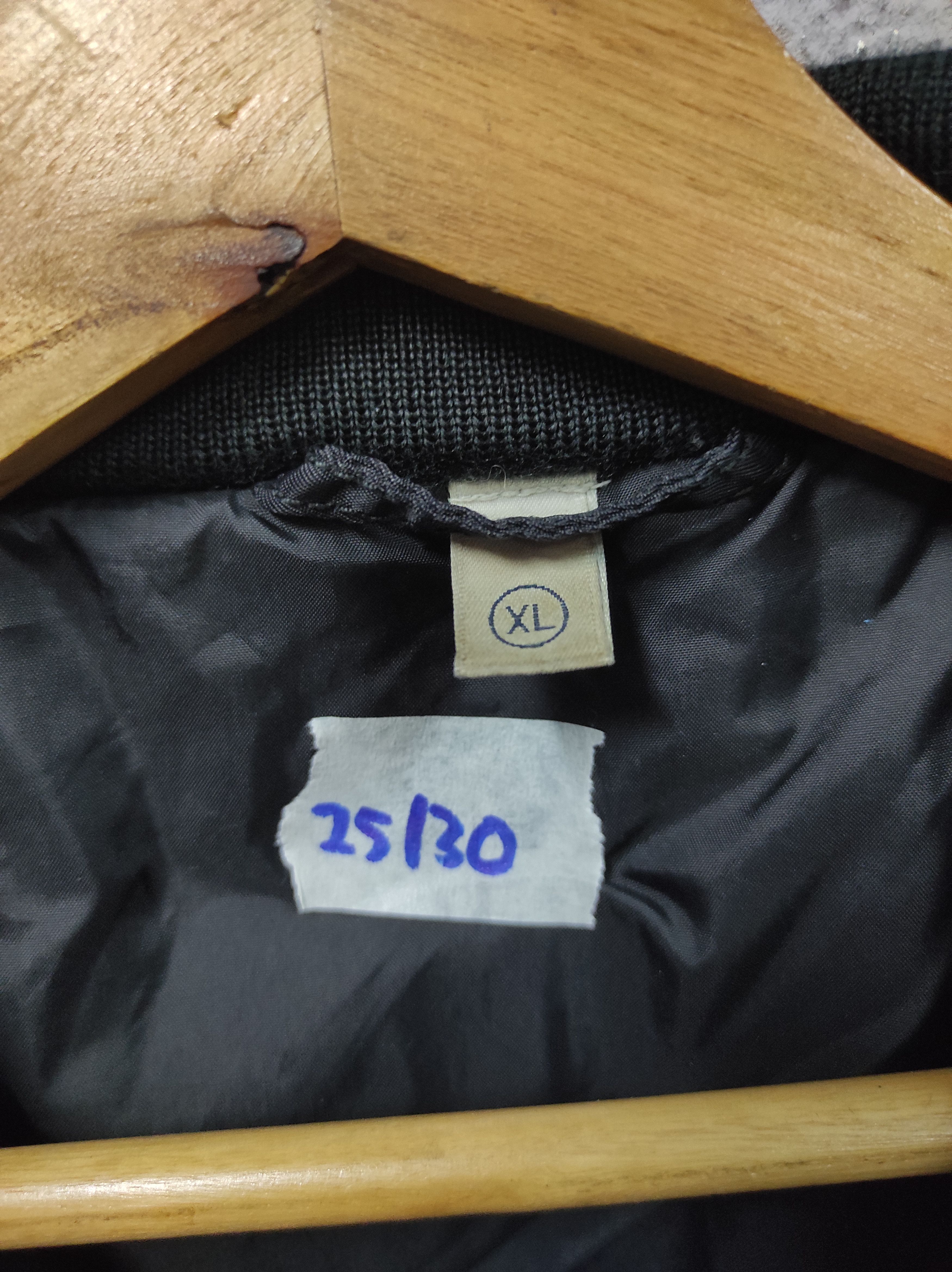 Uniqlo UNIQLO BLACK BOMBER JACKET Size US XL / EU 56 / 4 - 8 Thumbnail