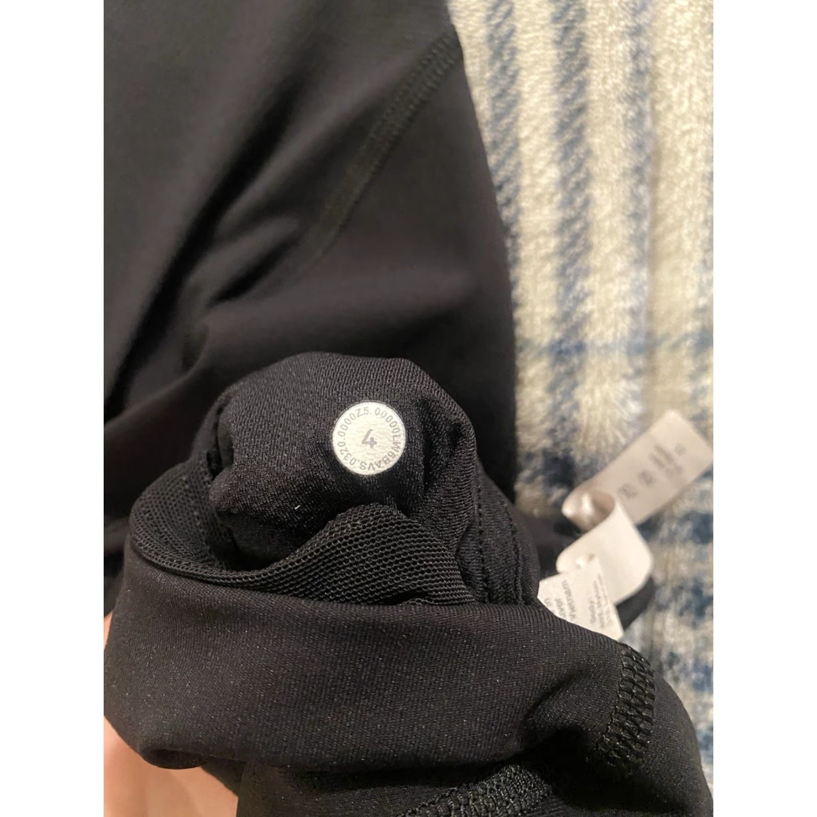 Lululemon Lululemon Black Pace Rival Cropped Leggings Size 4 EUC User: Lululemon Black Pace Rival Cropped Leggings Size 4 EUC Size 27" / US 4 / IT 40 - 5 Thumbnail