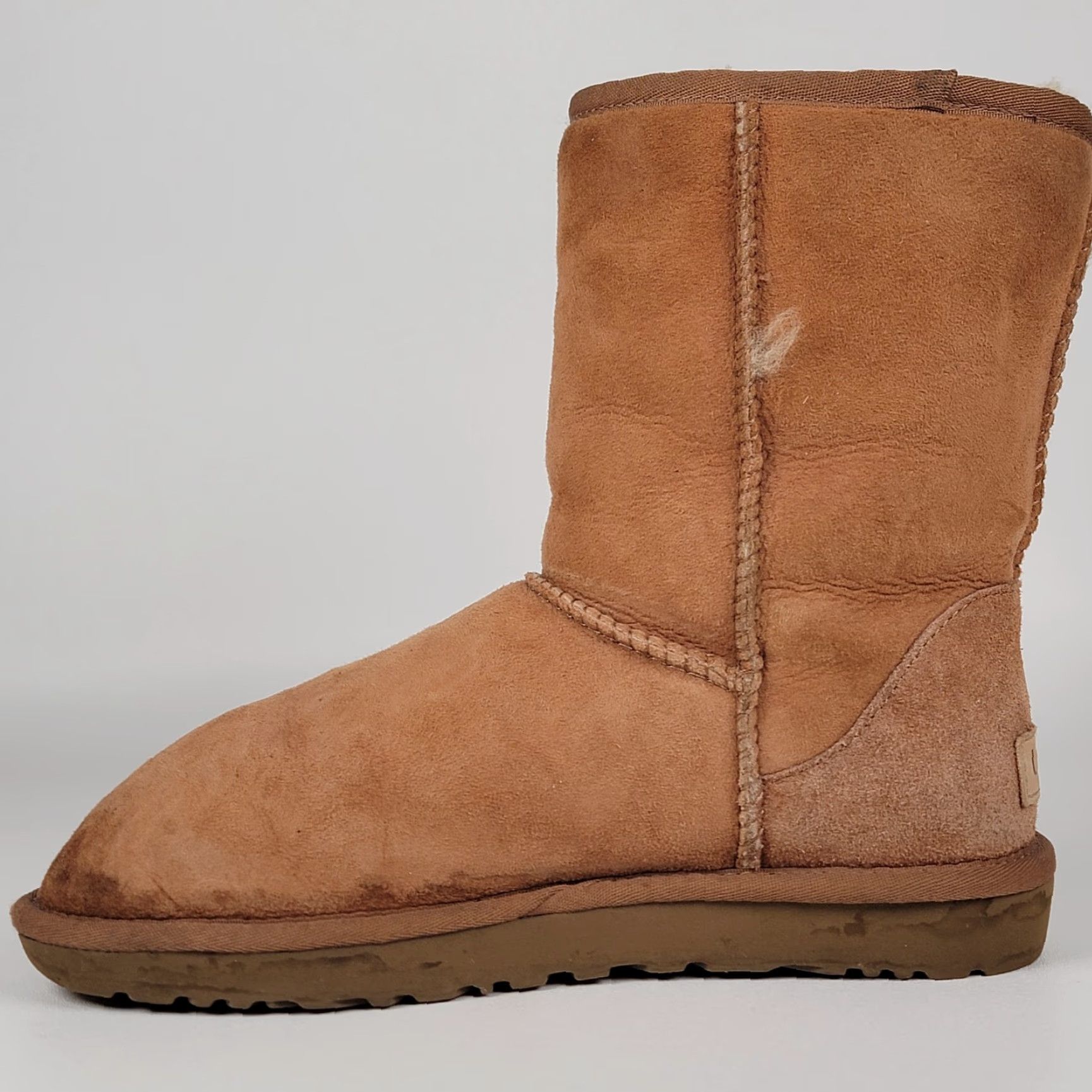 Ugg UGG Classic Short II Boots Suede Sheepskin Chestnut Brown Women 8 US 39 EU Slip-On Casual Winter Flat Heel Platform Brown Logo M Mid-Calf Shoes Size 30" / US 8 / IT 44 - 4 Thumbnail
