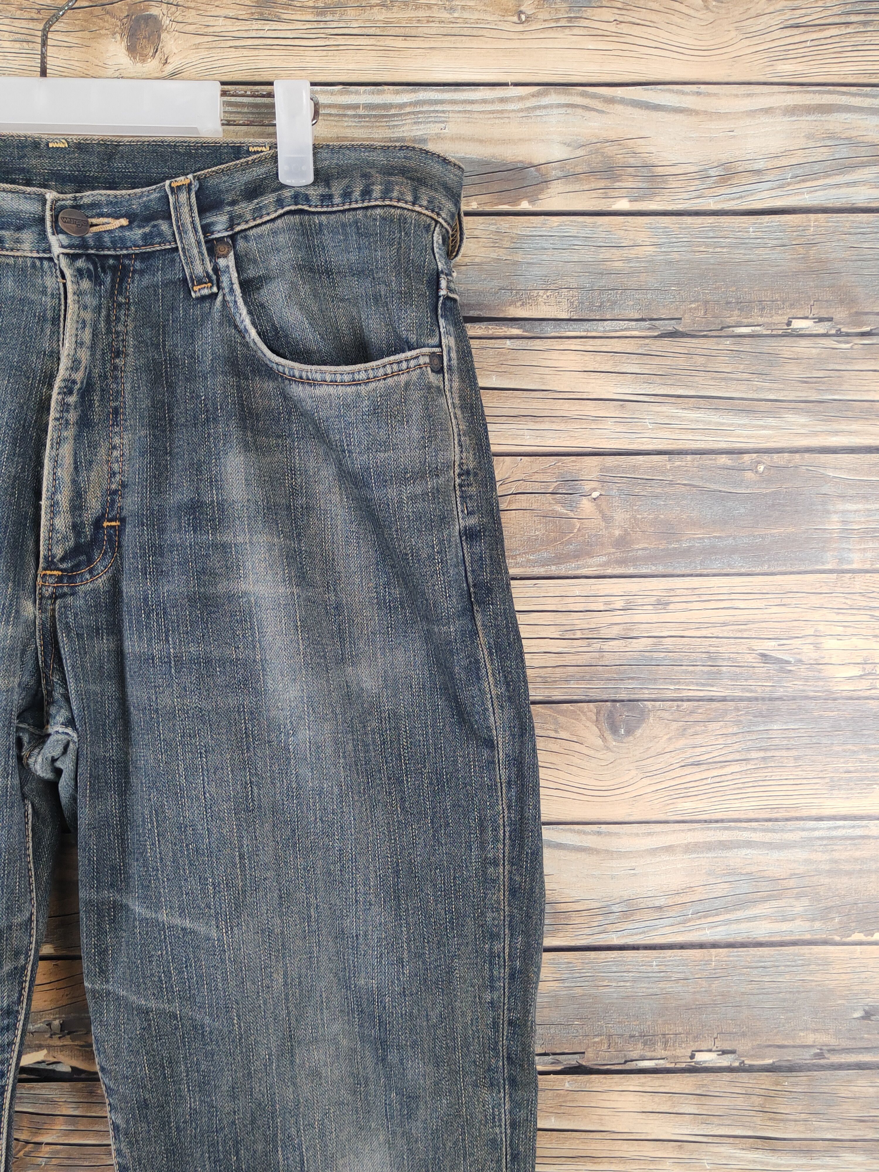 Vintage Wrangler Dark Blue Distressed Ripped denim Jeans #W1875 Size US 35 - 5 Thumbnail