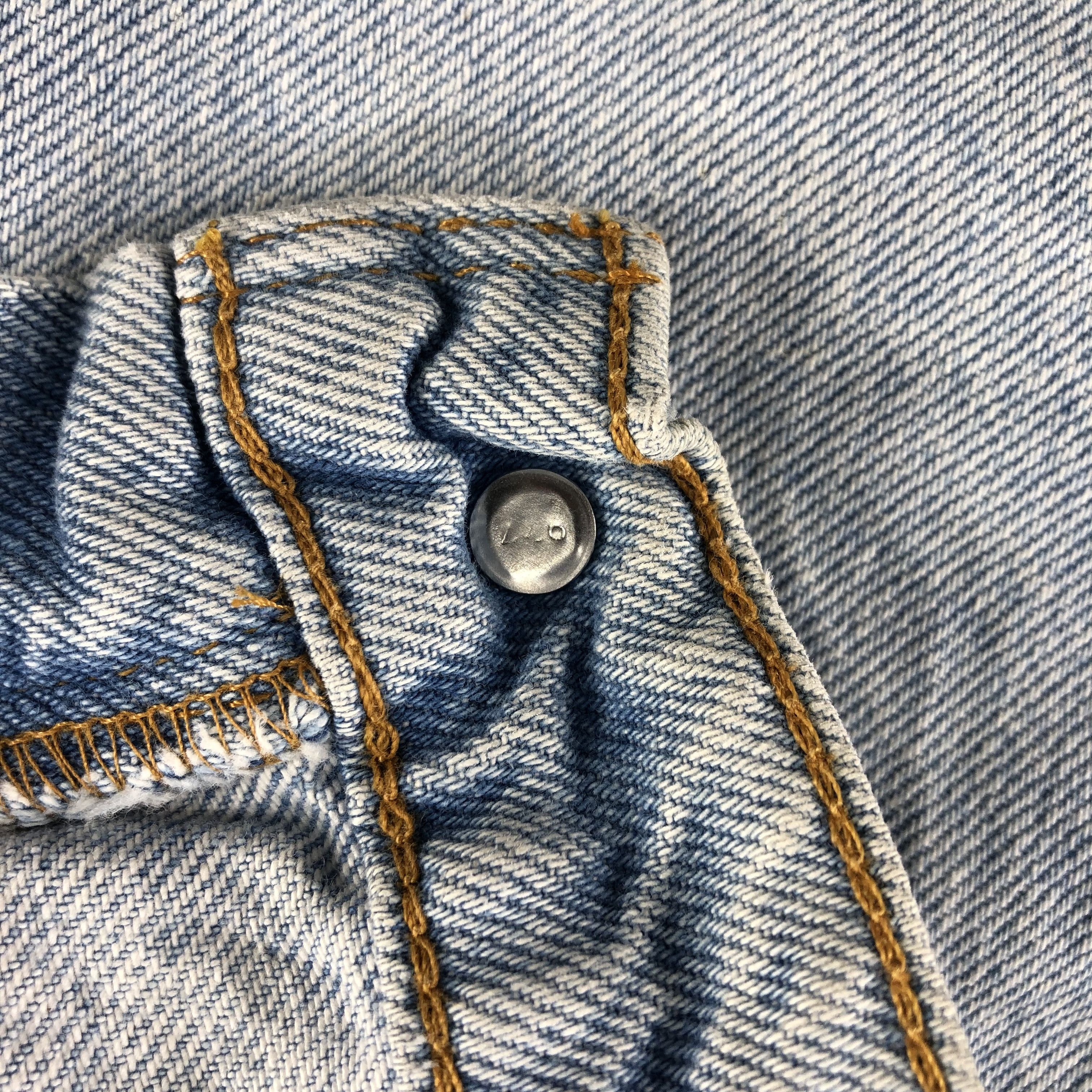 Levi's Vintage 90s Levi's 550 Jeans Relaxed Fit Denim KJ832 Size US 33 - 12 Thumbnail