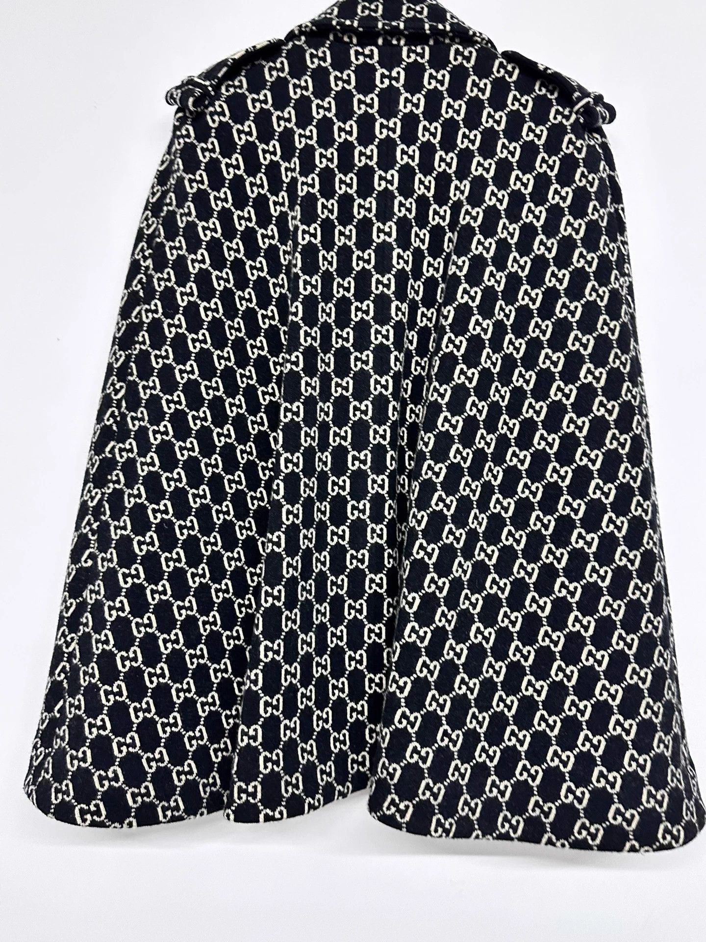 Gucci Gucci All Over Print Cape S 74cm Size S / US 4 / IT 40 - 2 Thumbnail
