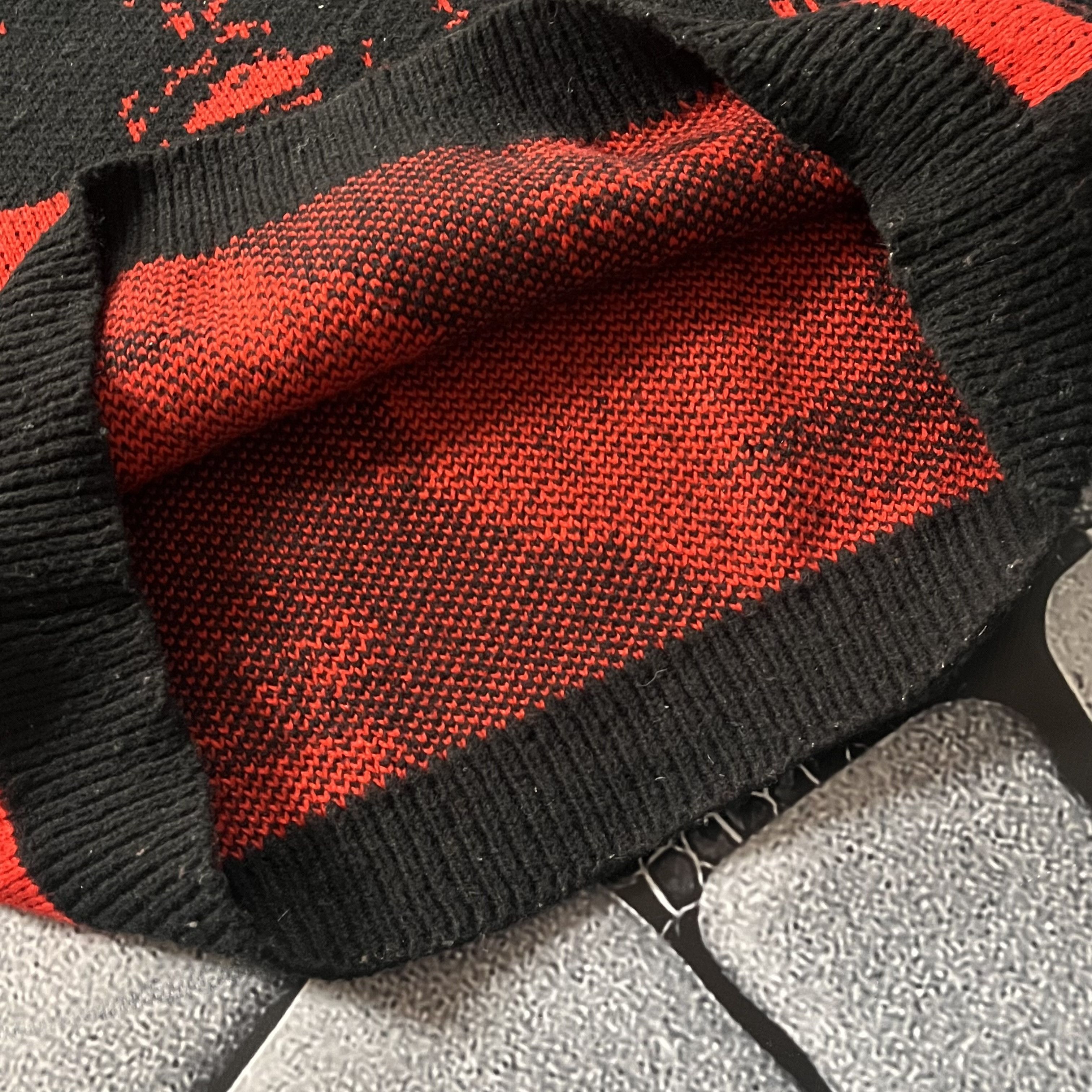 Other VINTAGE GOTHIC FACE PRINT SWEATER KNIT RED BLACK GRAPHIC Size US M / EU 48-50 / 2 - 8 Thumbnail