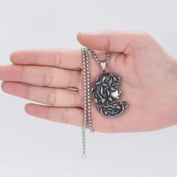 Vintage Medusa Pendants Necklace Size ONE SIZE - 2 Thumbnail
