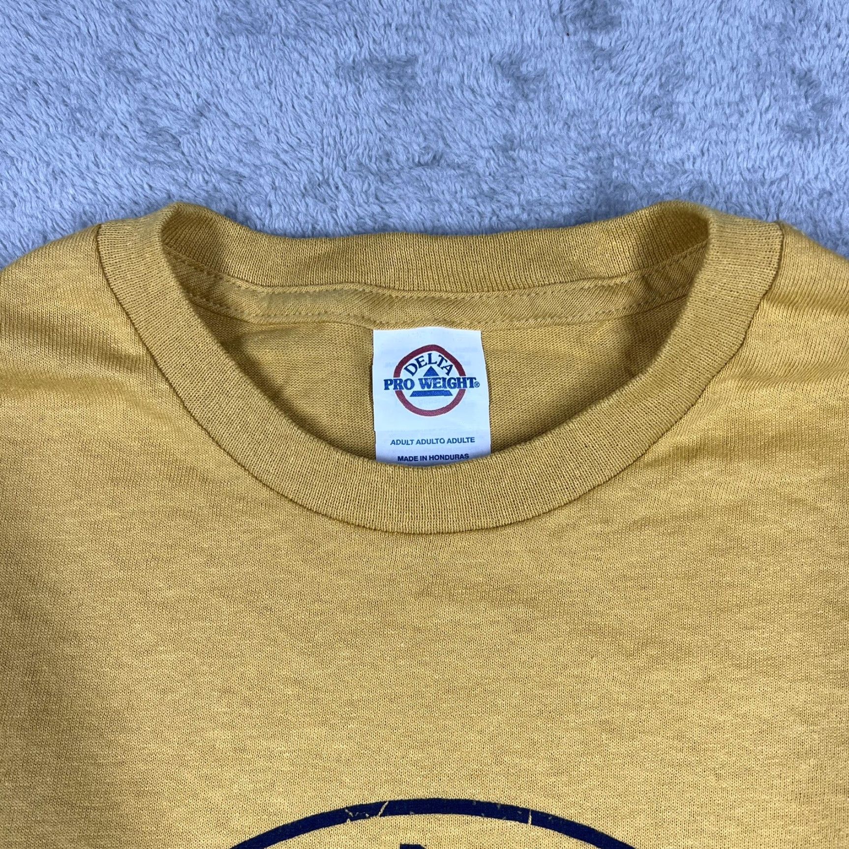 Delta Delta T-Shirt Mount Rushmore National Memorial Mustard Yellow Logo Graphic Print Crew Neck Short Sleeve Men M Yellow USA Shirt Size US M / EU 48-50 / 2 - 5 Thumbnail