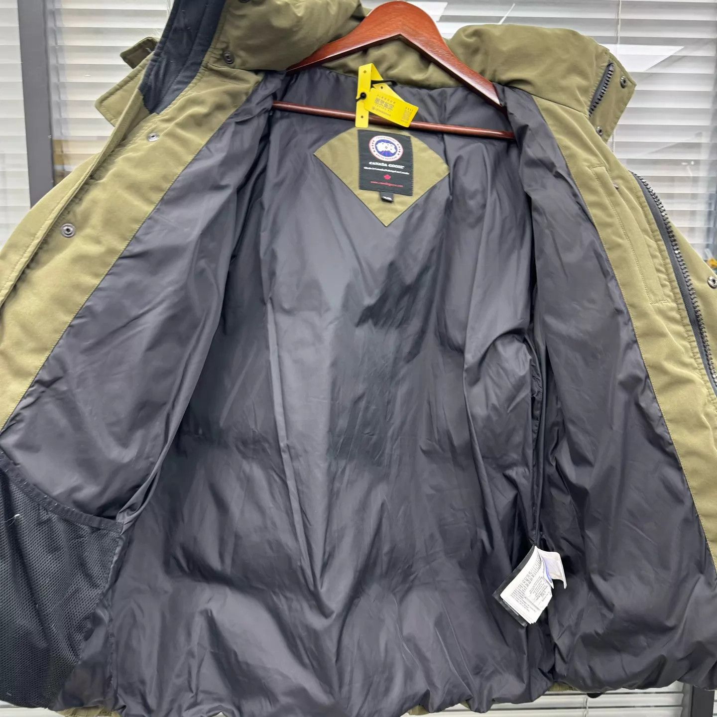Canada Goose Canada Goose Wyndham Olive Green XL Cuff Pilling Jacket Size XL / US 12-14 / IT 48-50 - 3 Thumbnail